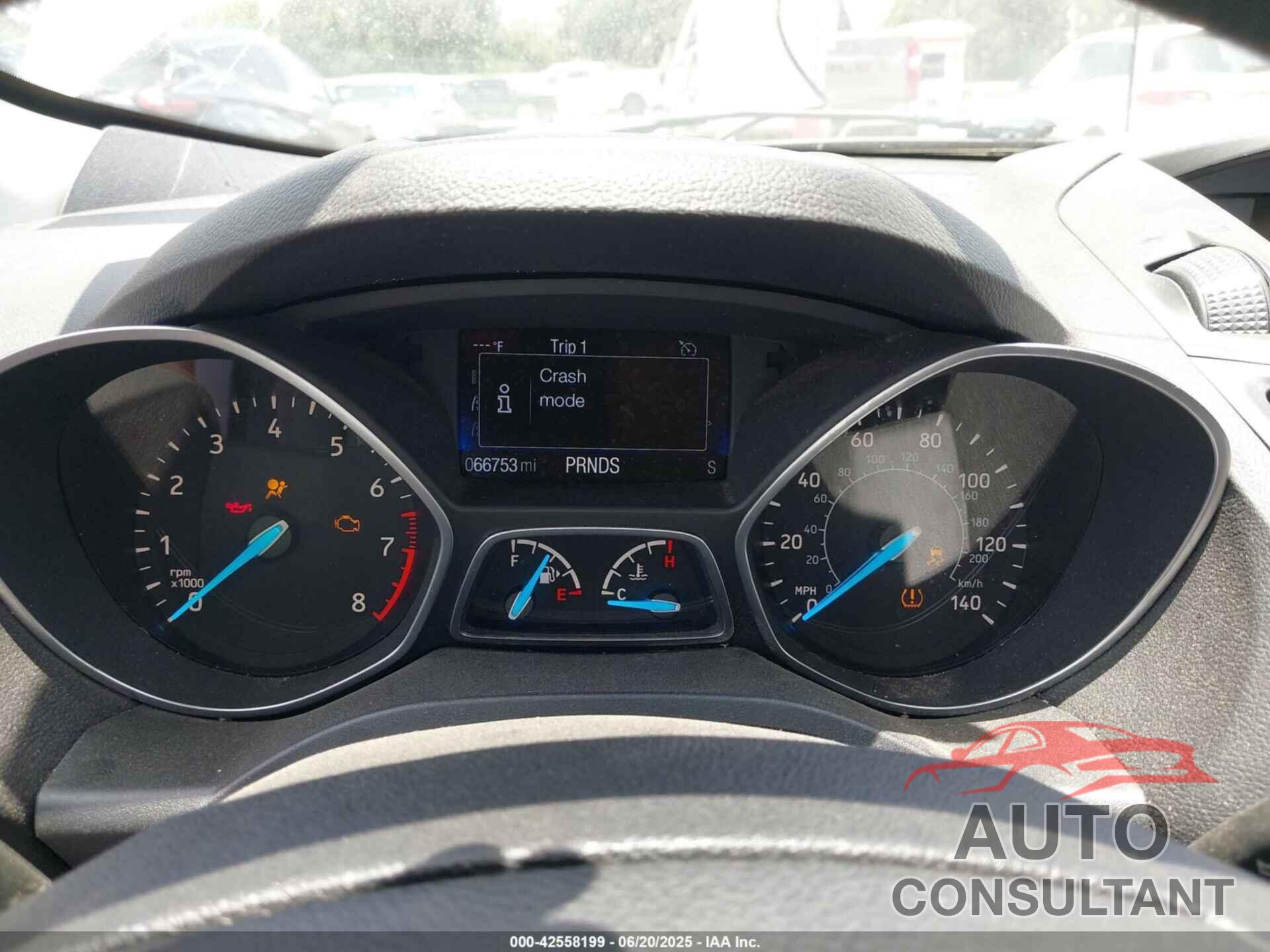 FORD ESCAPE 2017 - 1FMCU0F79HUC00820