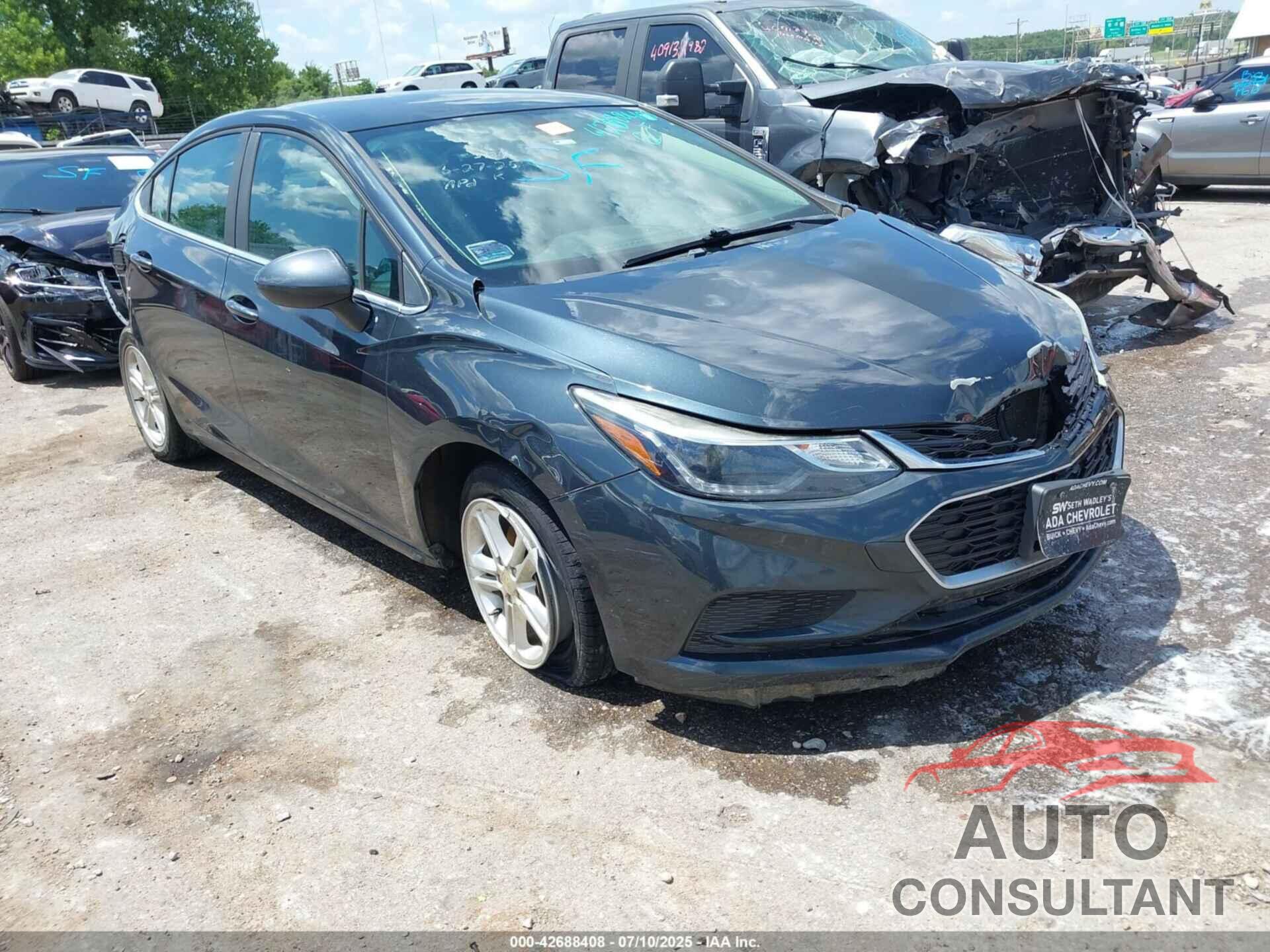 CHEVROLET CRUZE 2018 - 1G1BE5SM2J7218790