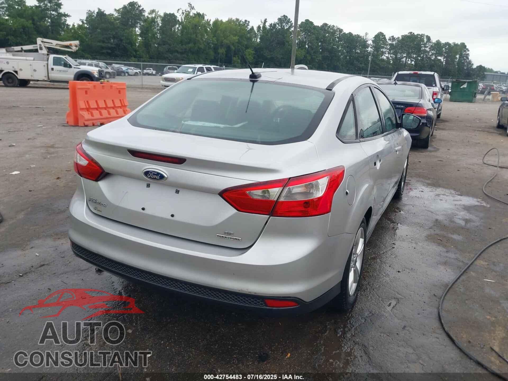FORD FOCUS 2014 - 1FADP3F22EL322822