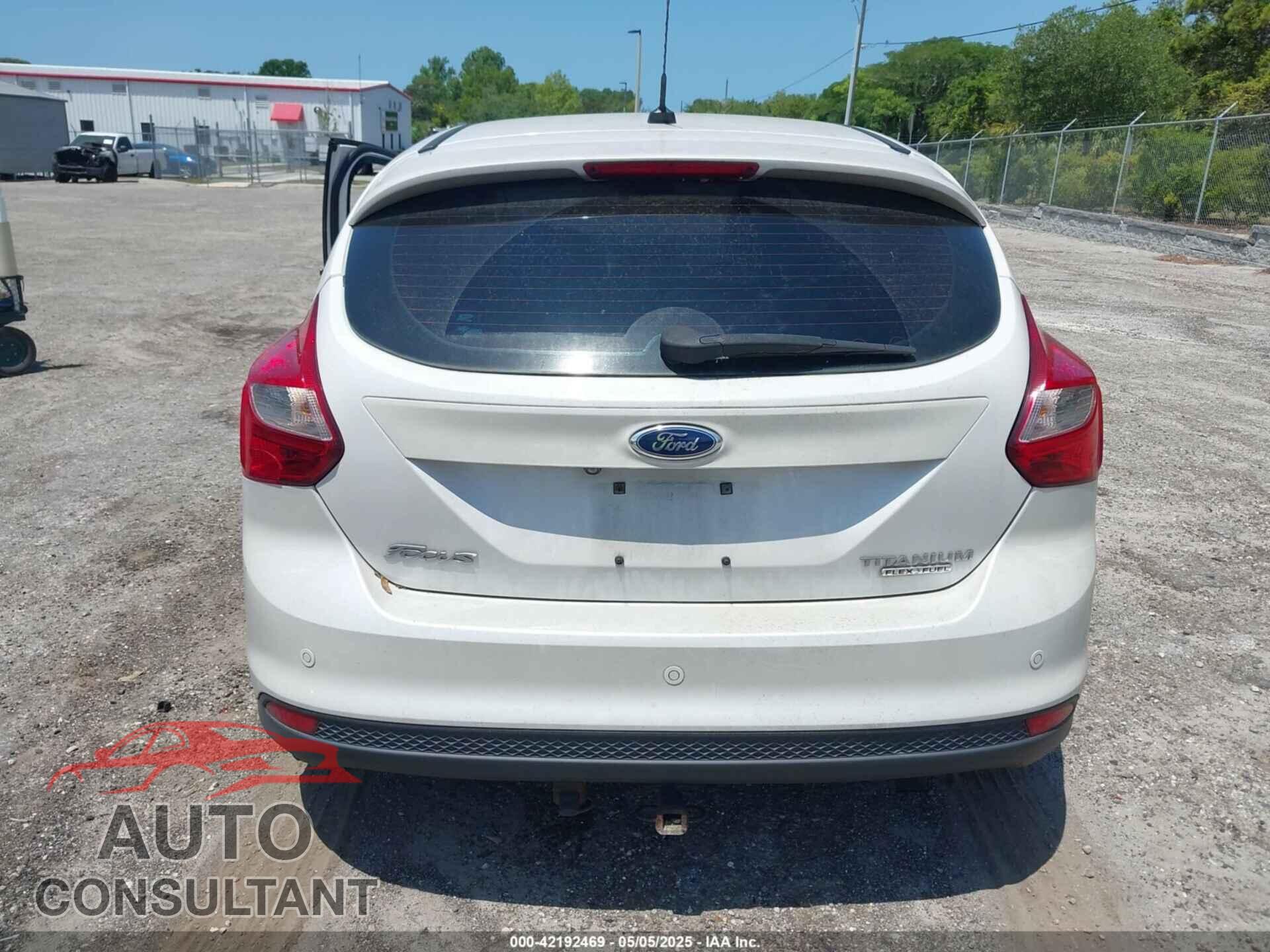 FORD FOCUS 2014 - 1FADP3N26EL422410
