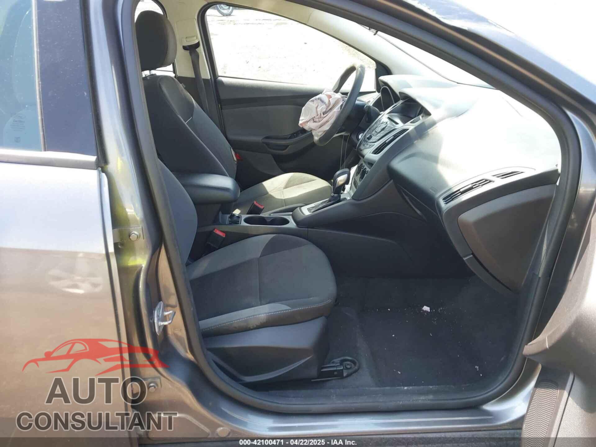 FORD FOCUS 2014 - 1FADP3F22EL115976