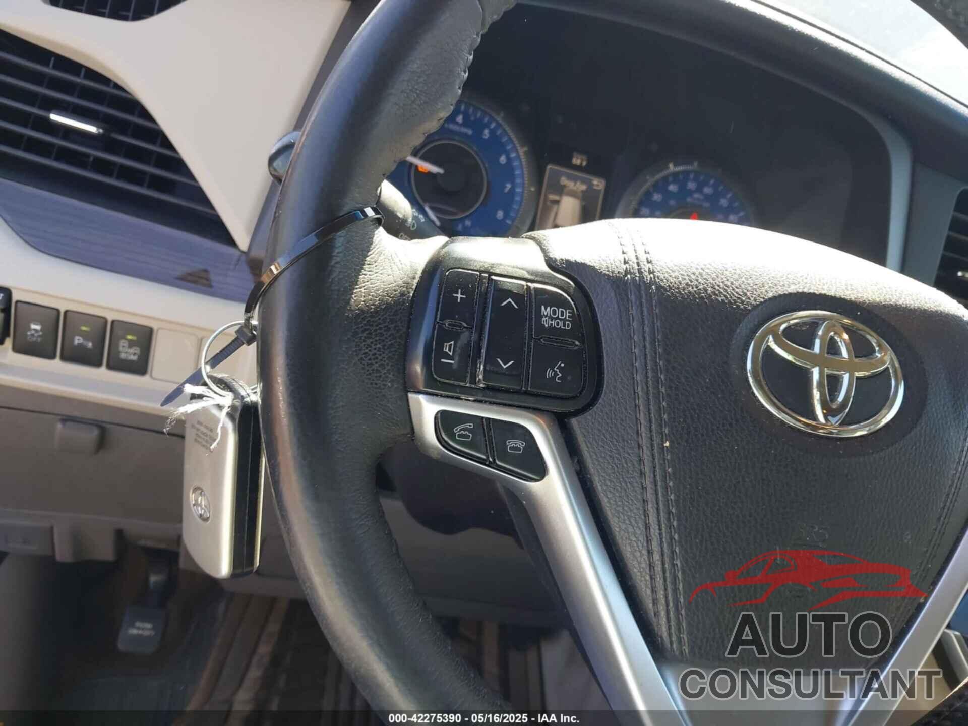 TOYOTA SIENNA 2017 - 5TDDZ3DC4HS156287