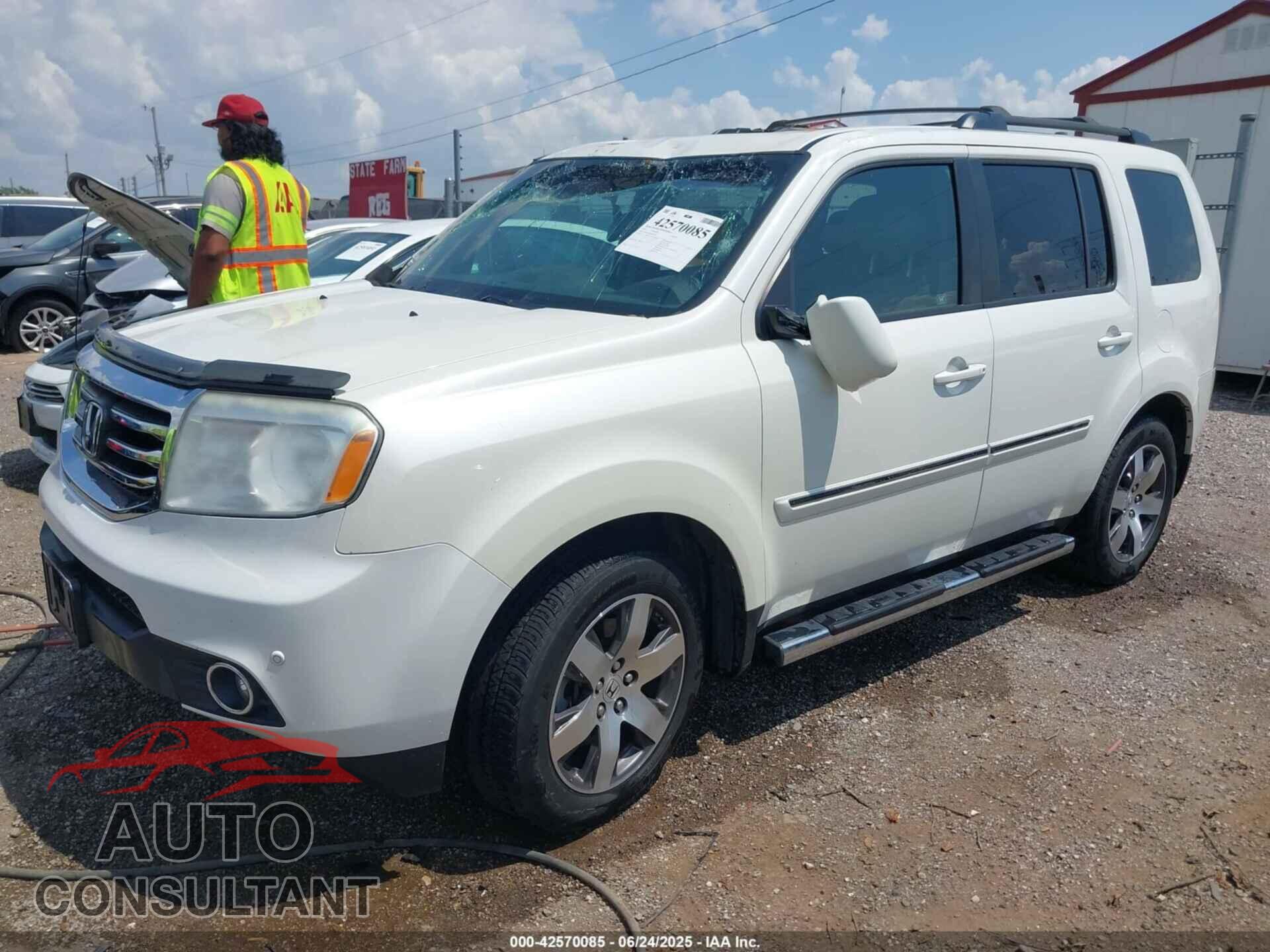 HONDA PILOT 2012 - 5FNYF4H99CB033581