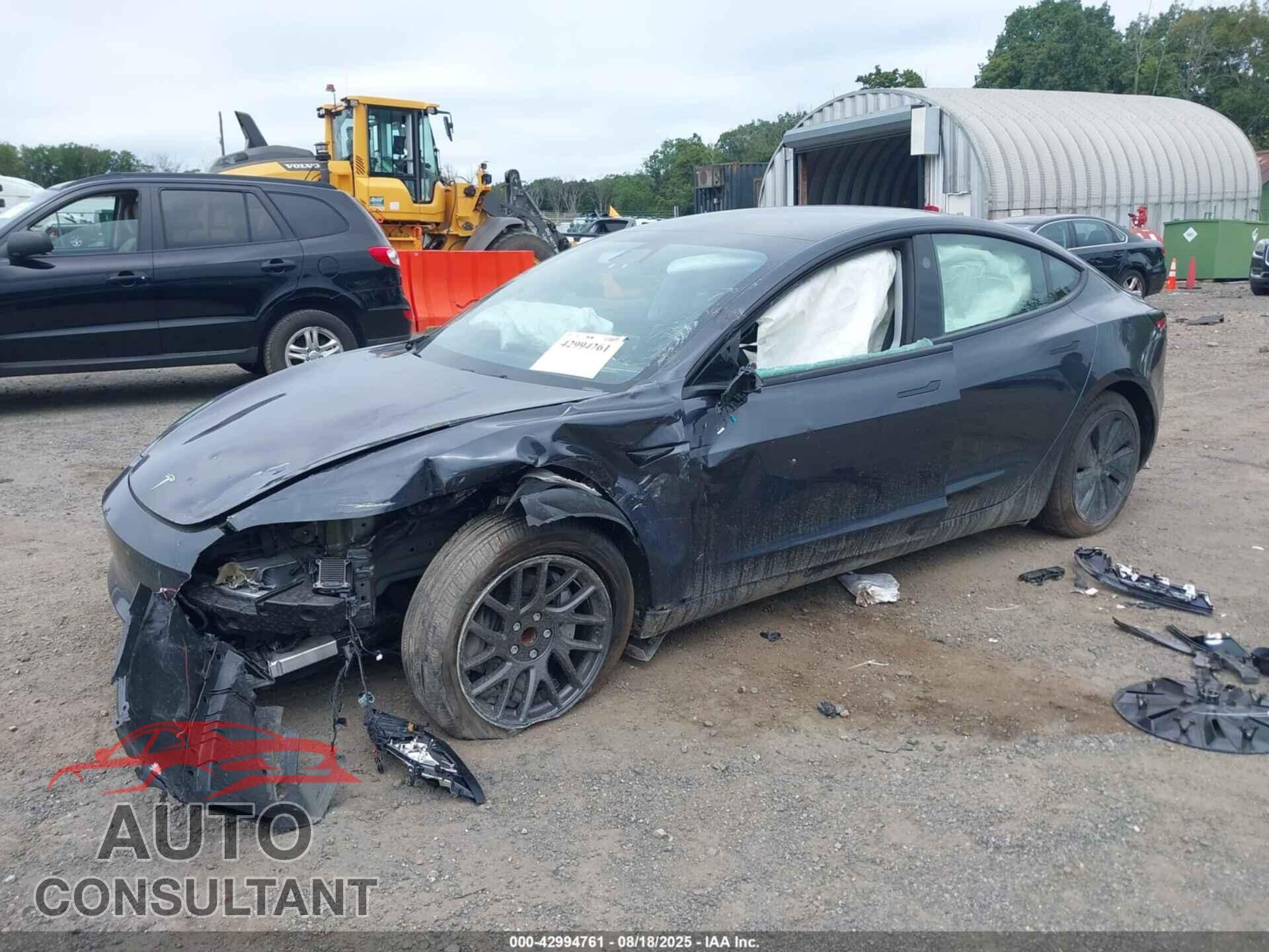 TESLA MODEL 3 2024 - 5YJ3E1EA0RF858007