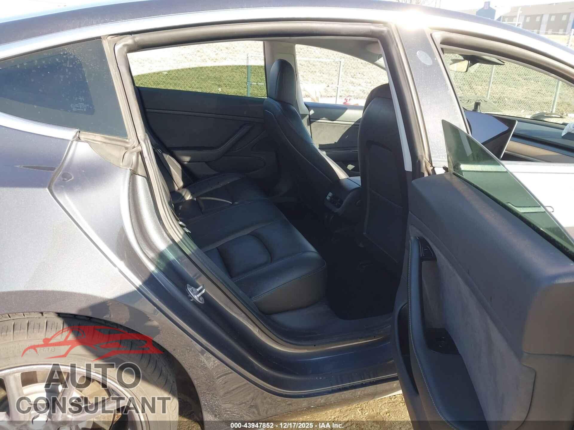 TESLA MODEL 3 2020 - 5YJ3E1EB2LF774853