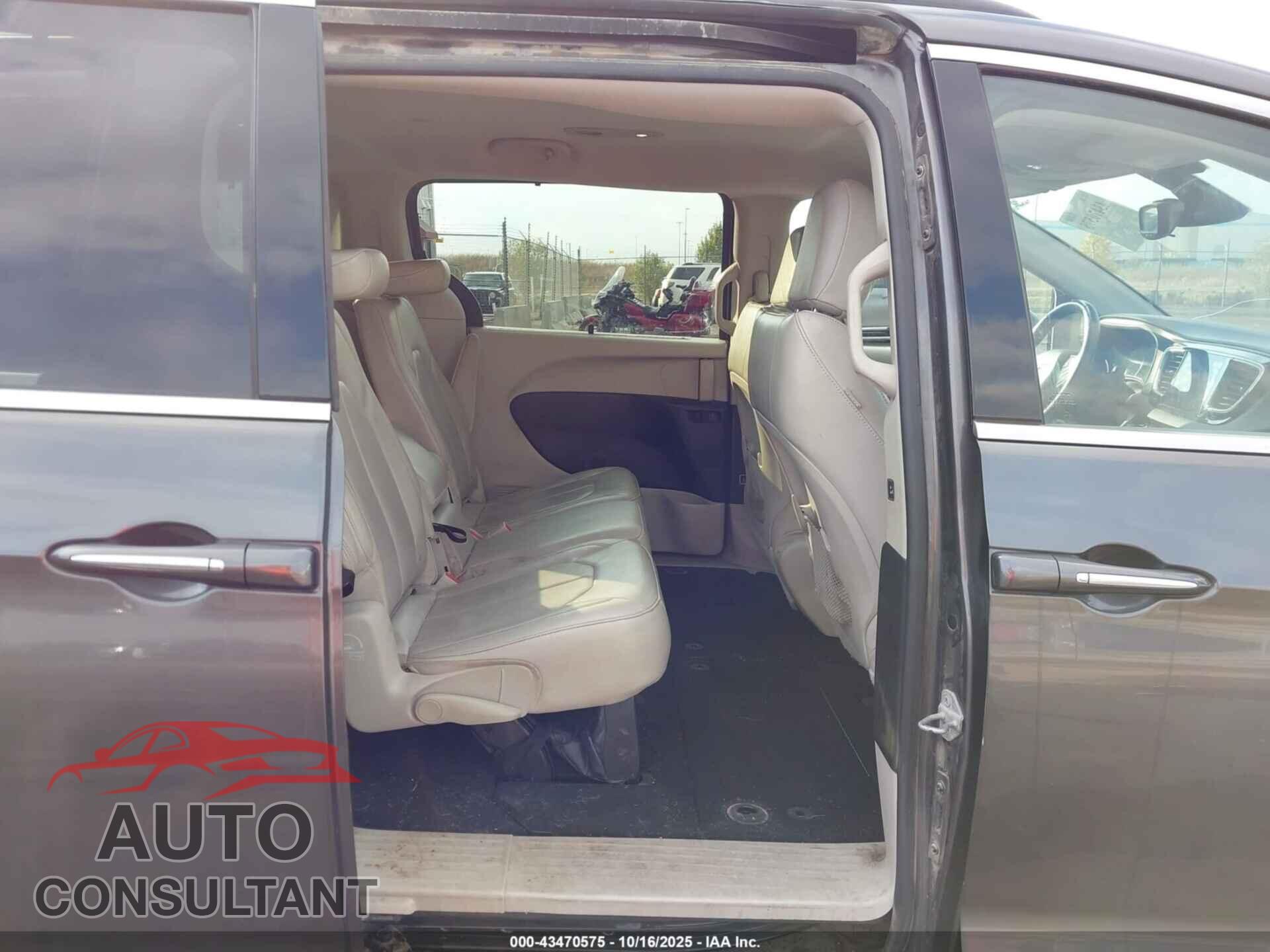 CHRYSLER PACIFICA 2017 - 2C4RC1BG3HR501318