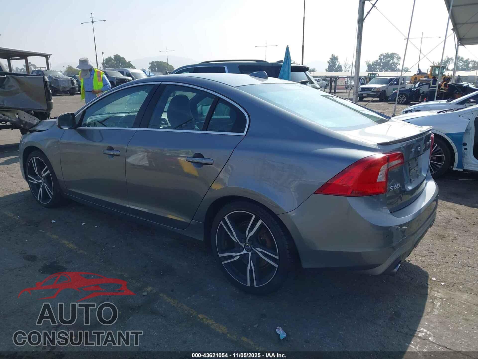 VOLVO S60 2017 - YV149MTS7H2438245