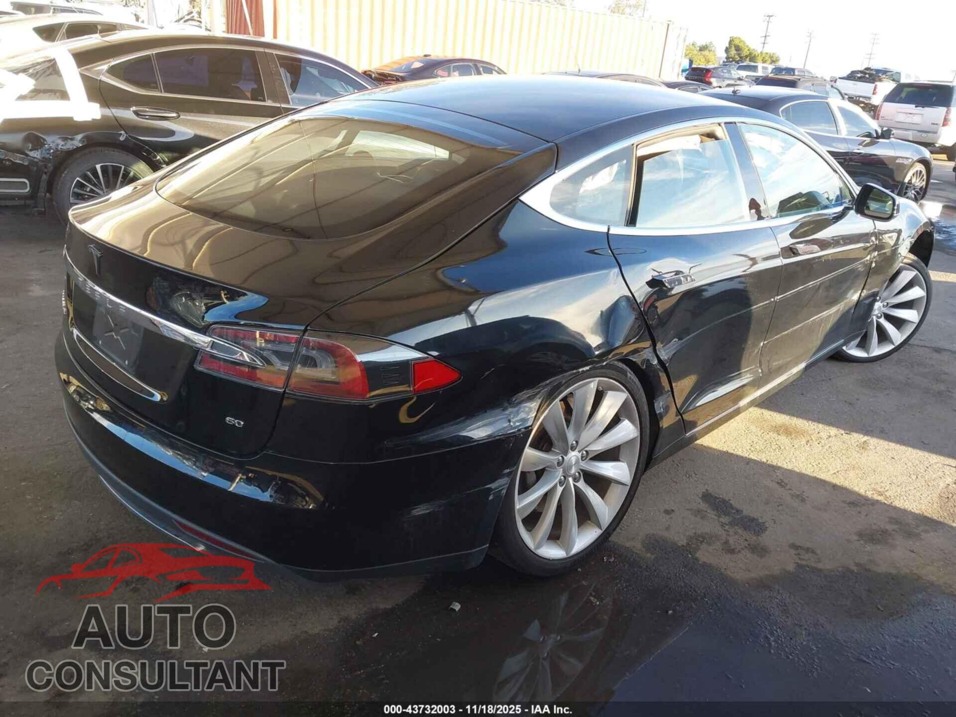 TESLA MODEL S 2013 - 5YJSA1DG2DFP14531