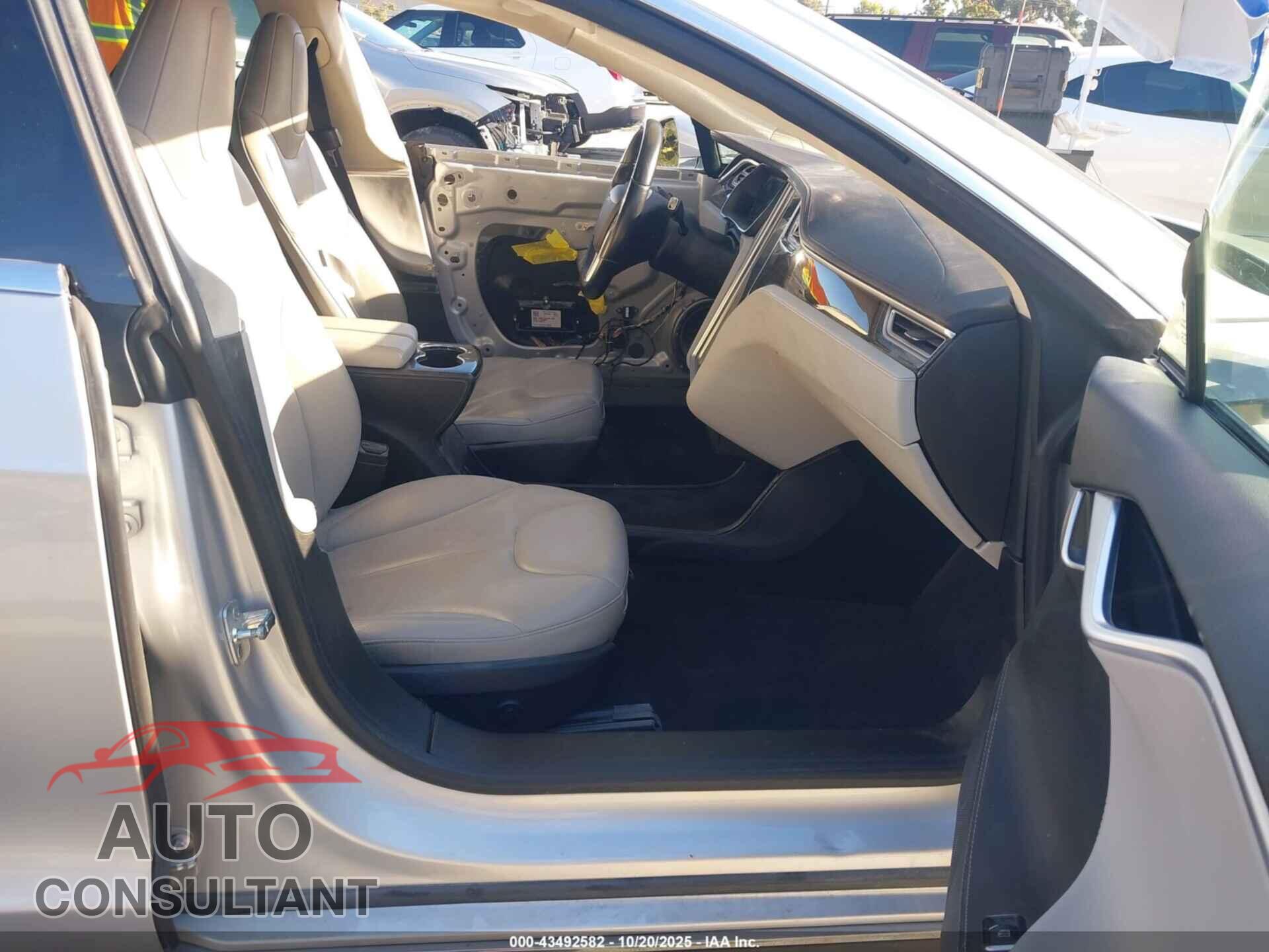 TESLA MODEL S 2014 - 5YJSA1H17EFP41117
