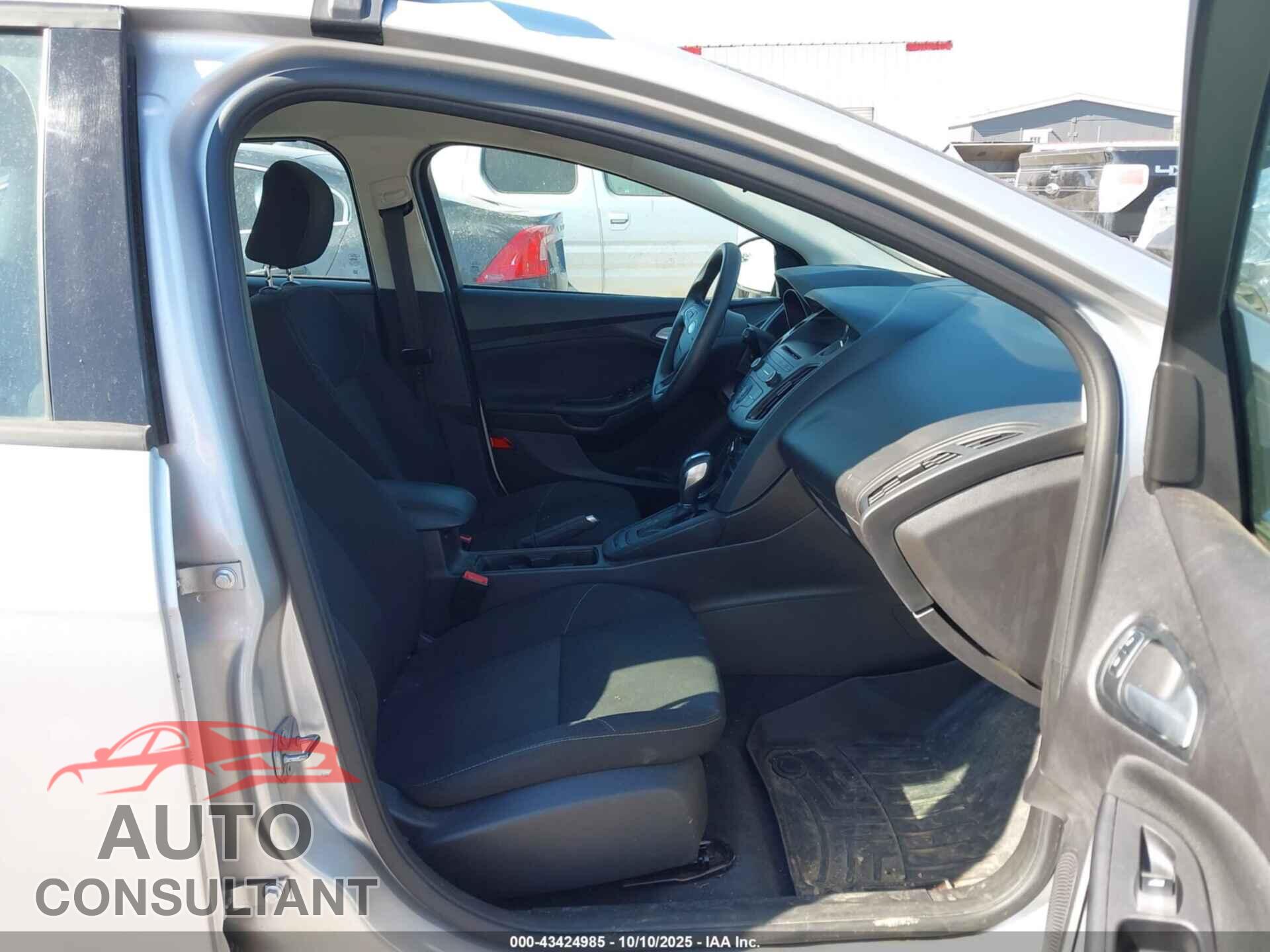 FORD FOCUS 2015 - 1FADP3K21FL244864