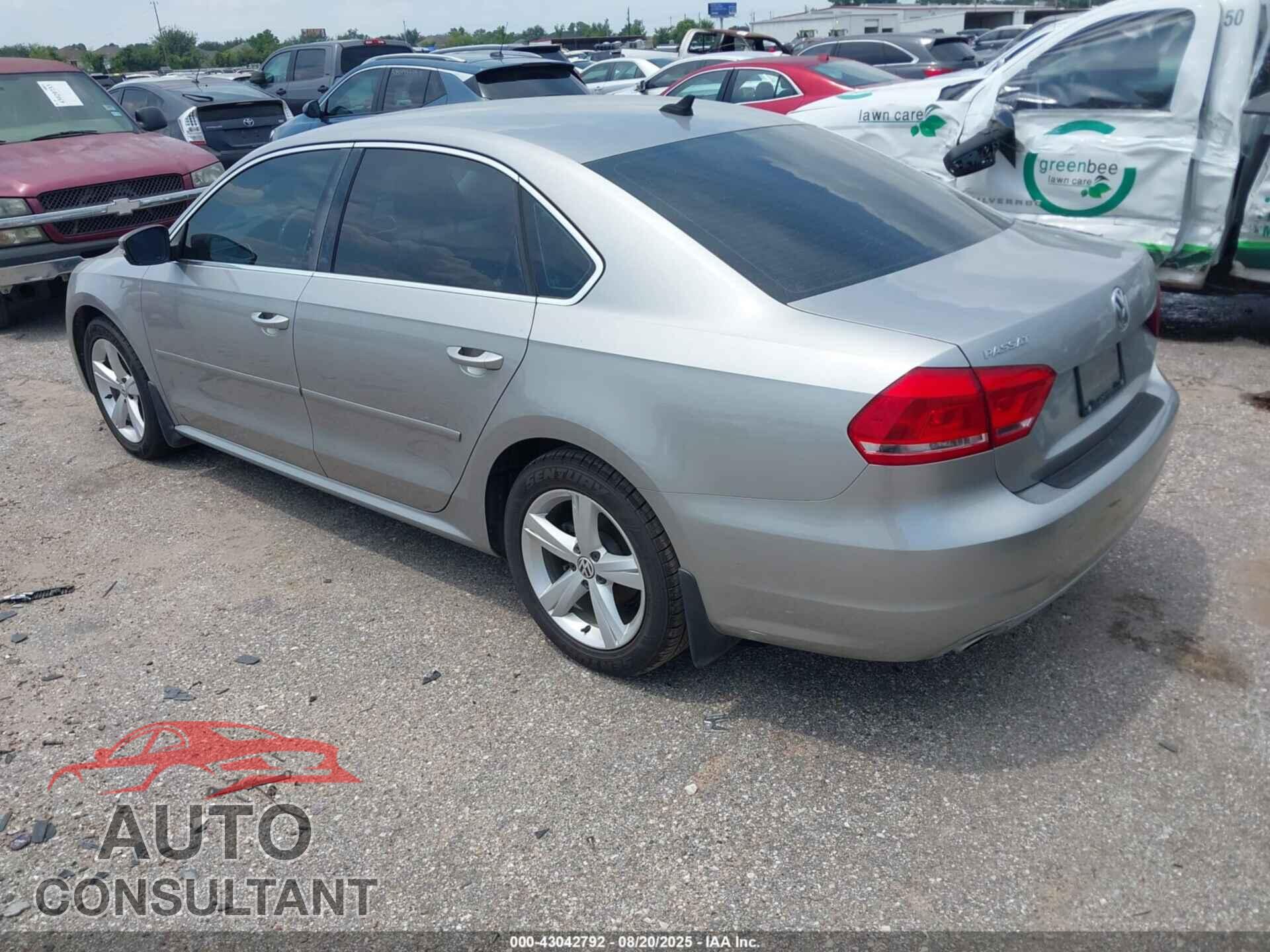 VOLKSWAGEN PASSAT 2013 - 1VWBN7A39DC002357