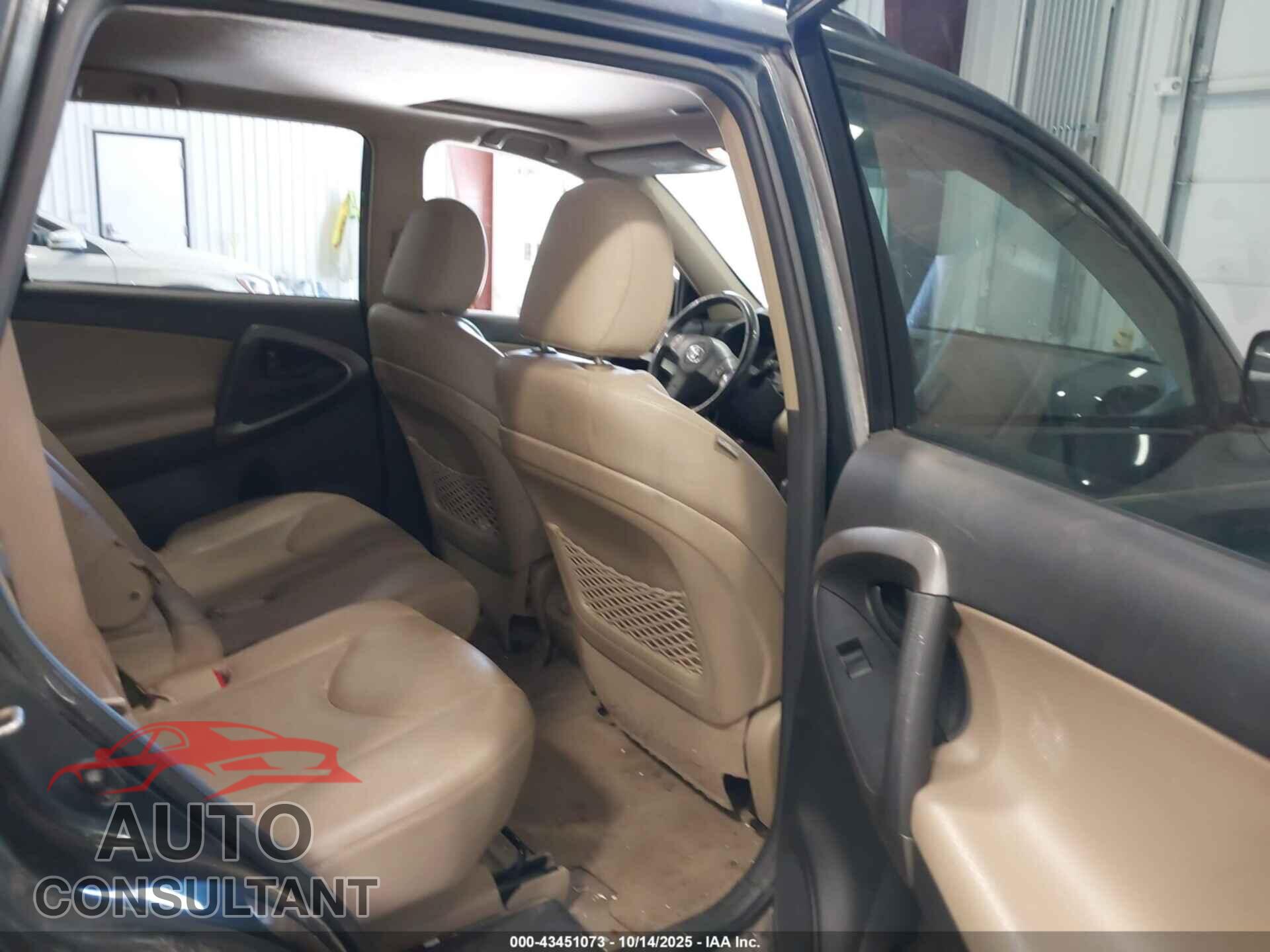 TOYOTA RAV4 2009 - JTMBK31V69D003473
