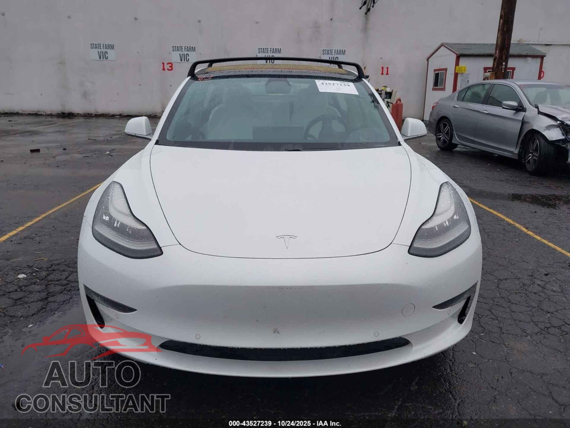 TESLA MODEL 3 2018 - 5YJ3E1EB8JF081475