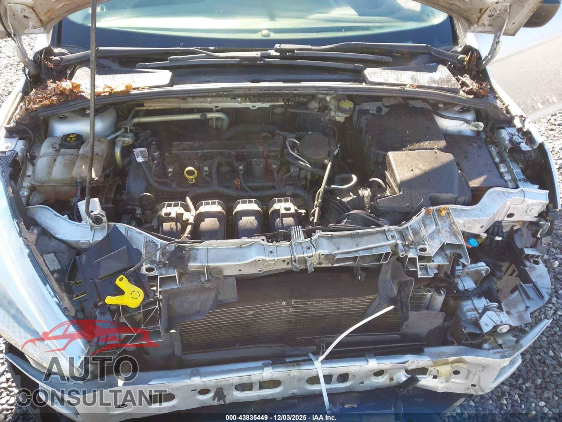 FORD FOCUS 2015 - 1FADP3E26FL313012