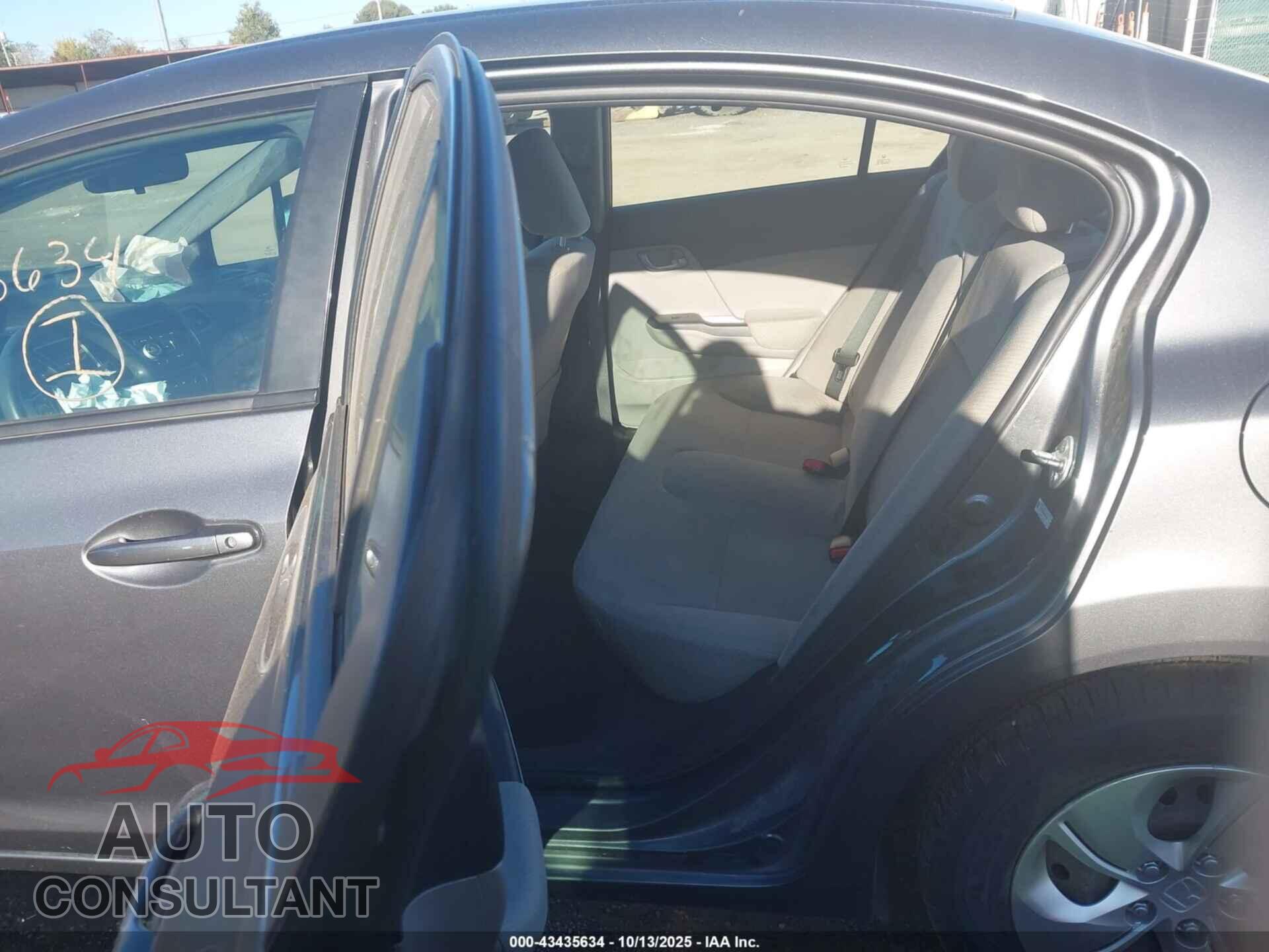 HONDA CIVIC 2013 - 19XFB2F55DE048304