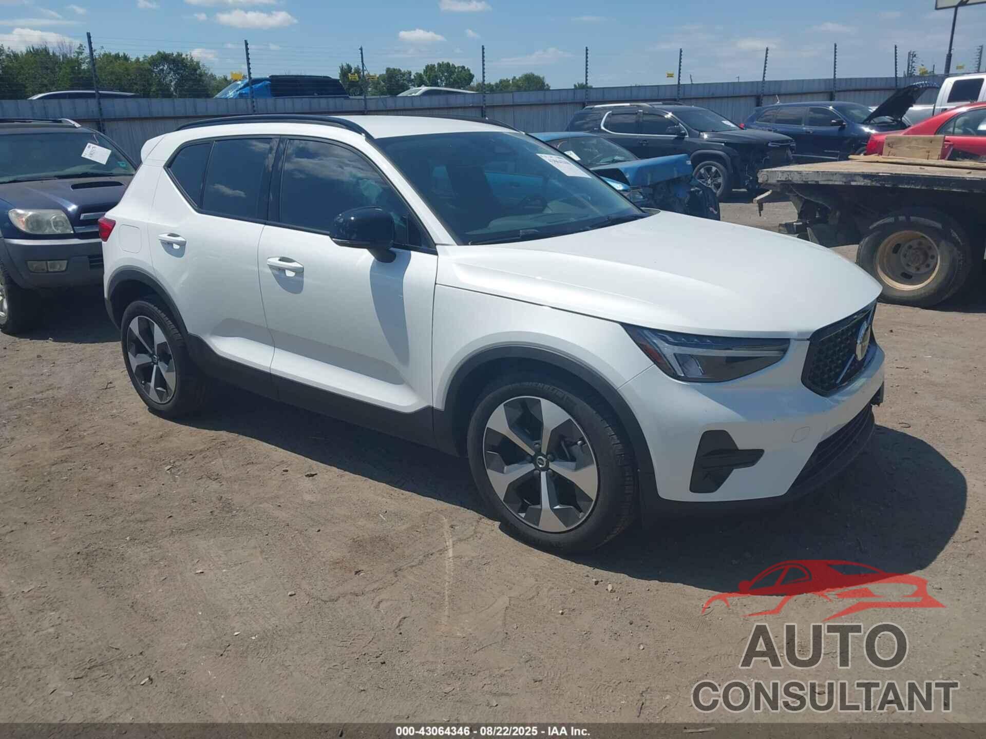 VOLVO XC40 2024 - YV4L12UK0R2275349