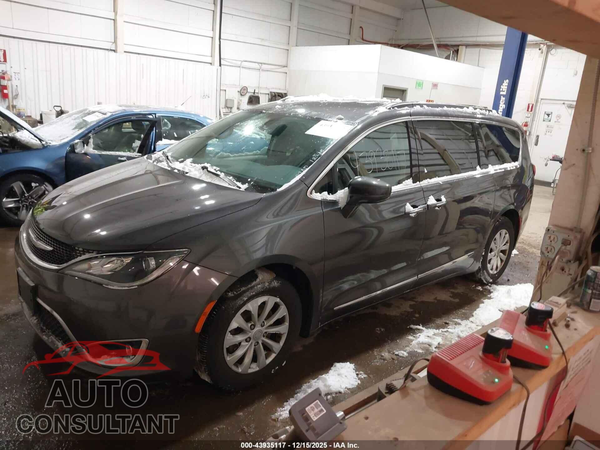 CHRYSLER PACIFICA 2017 - 2C4RC1BG7HR757073