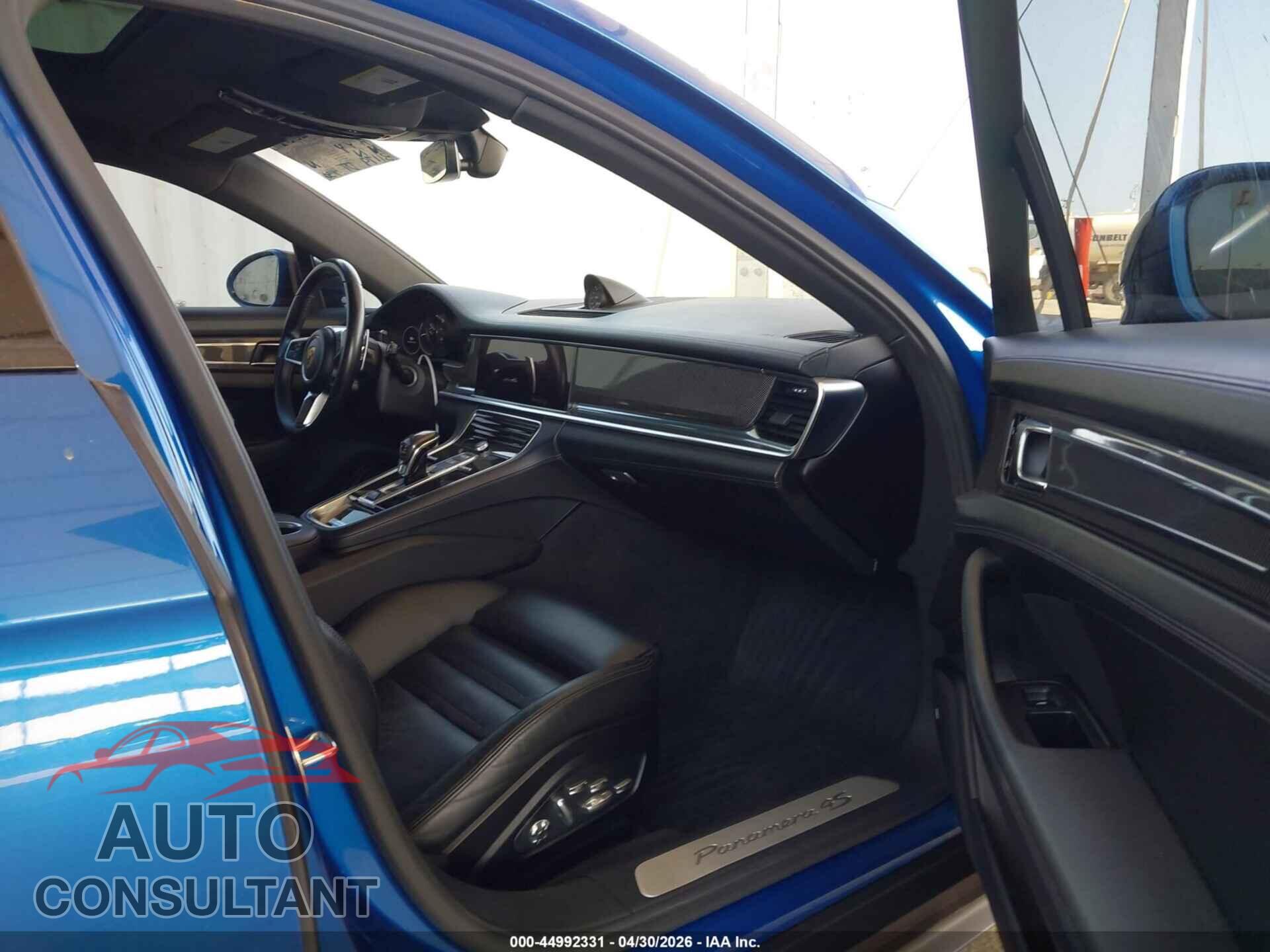 PORSCHE PANAMERA 2017 - WP0AB2A77HL120801