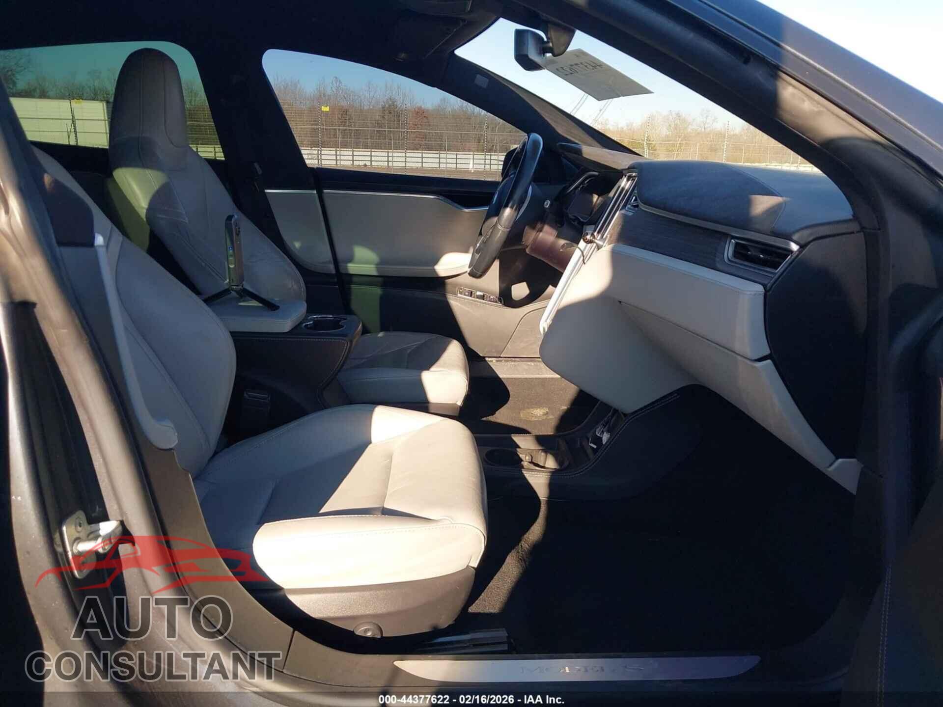 TESLA MODEL S 2015 - 5YJSA1H48FF081617