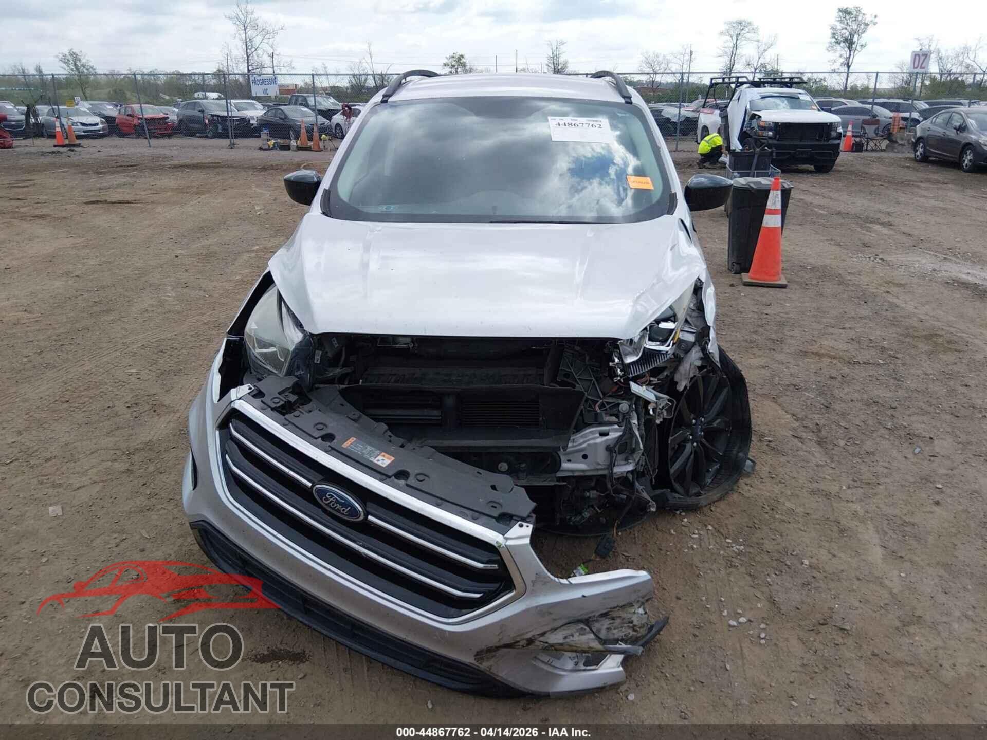 FORD ESCAPE 2017 - 1FMCU9GD7HUD50059