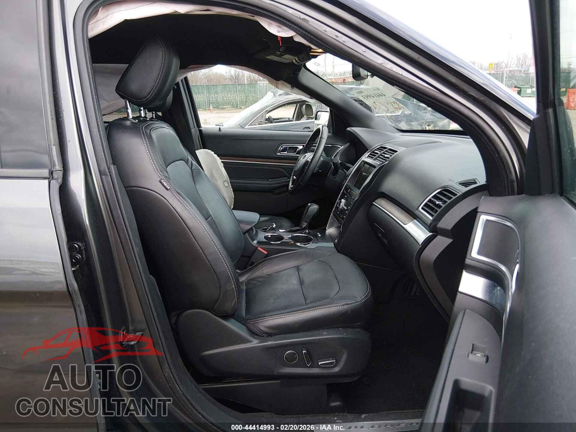 FORD EXPLORER 2018 - 1FM5K7F86JGB35204