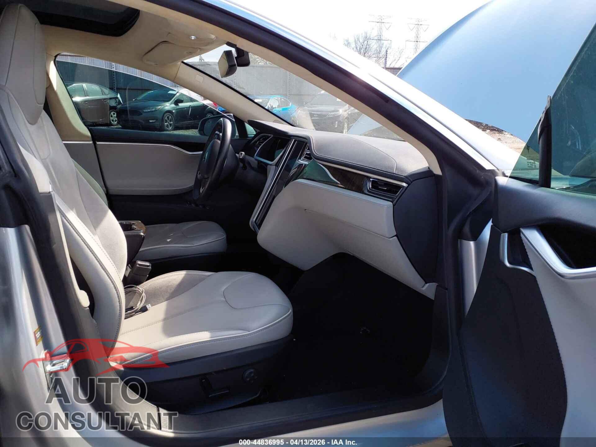 TESLA MODEL S 2013 - 5YJSA1DP8DFP05798