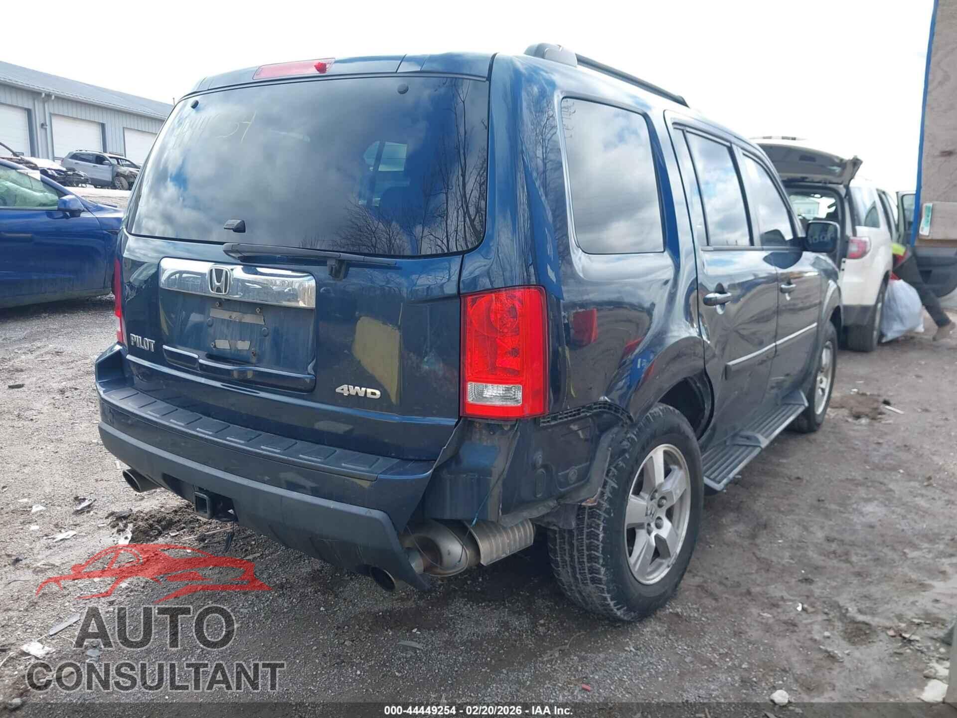 HONDA PILOT 2011 - 5FNYF4H63BB027215