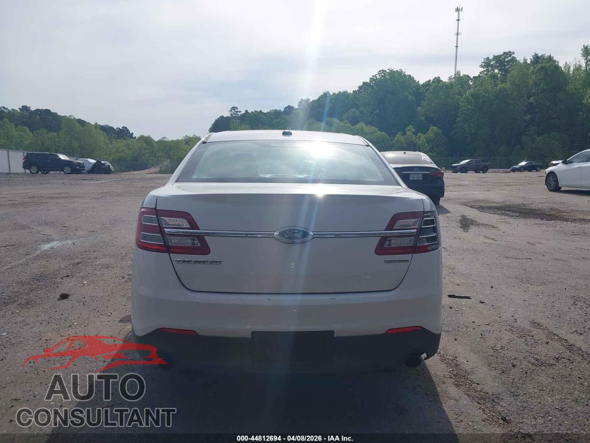 FORD TAURUS 2019 - 1FAHP2D88KG105461