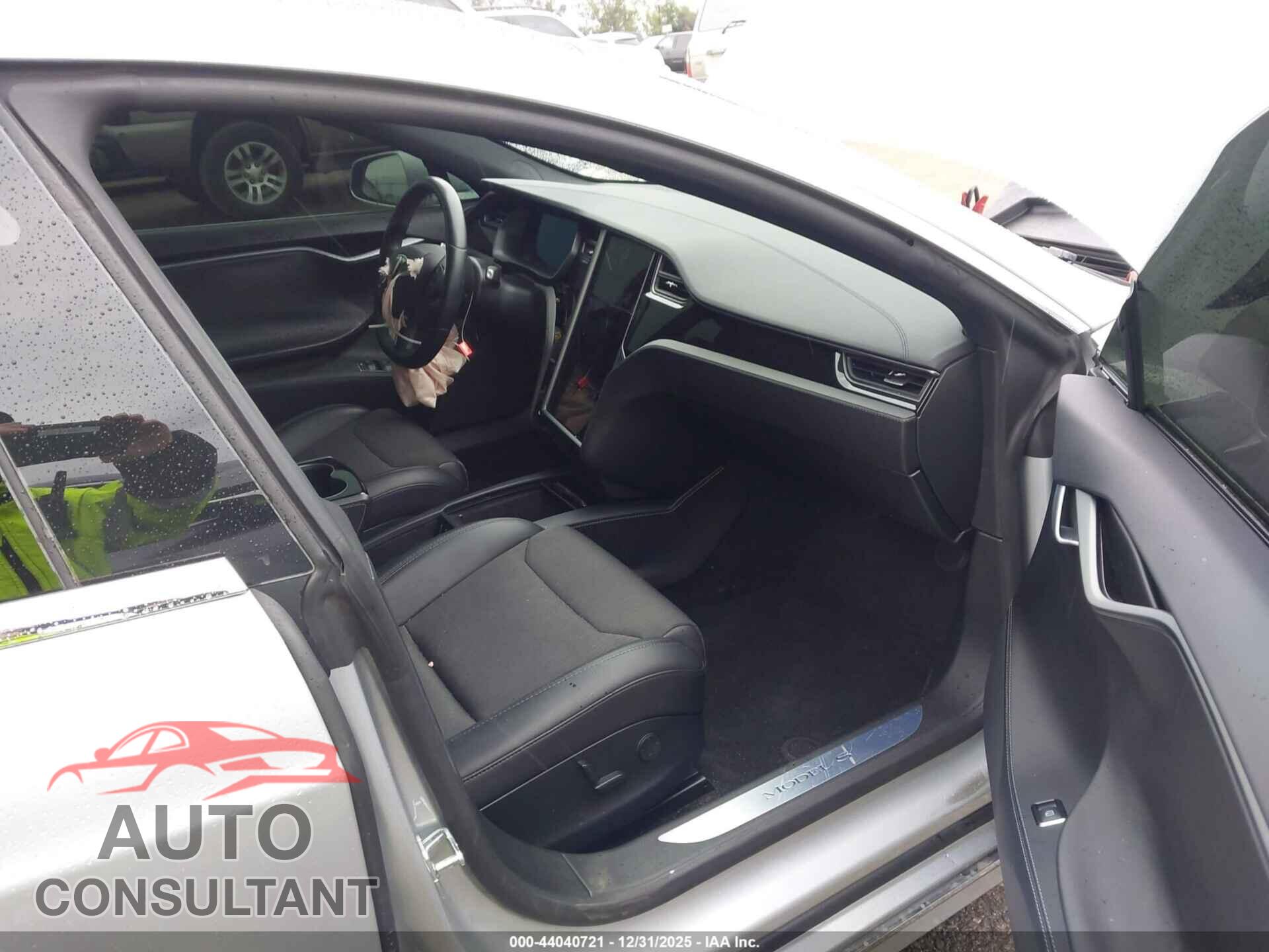 TESLA MODEL S 2018 - 5YJSA1E26JF268785
