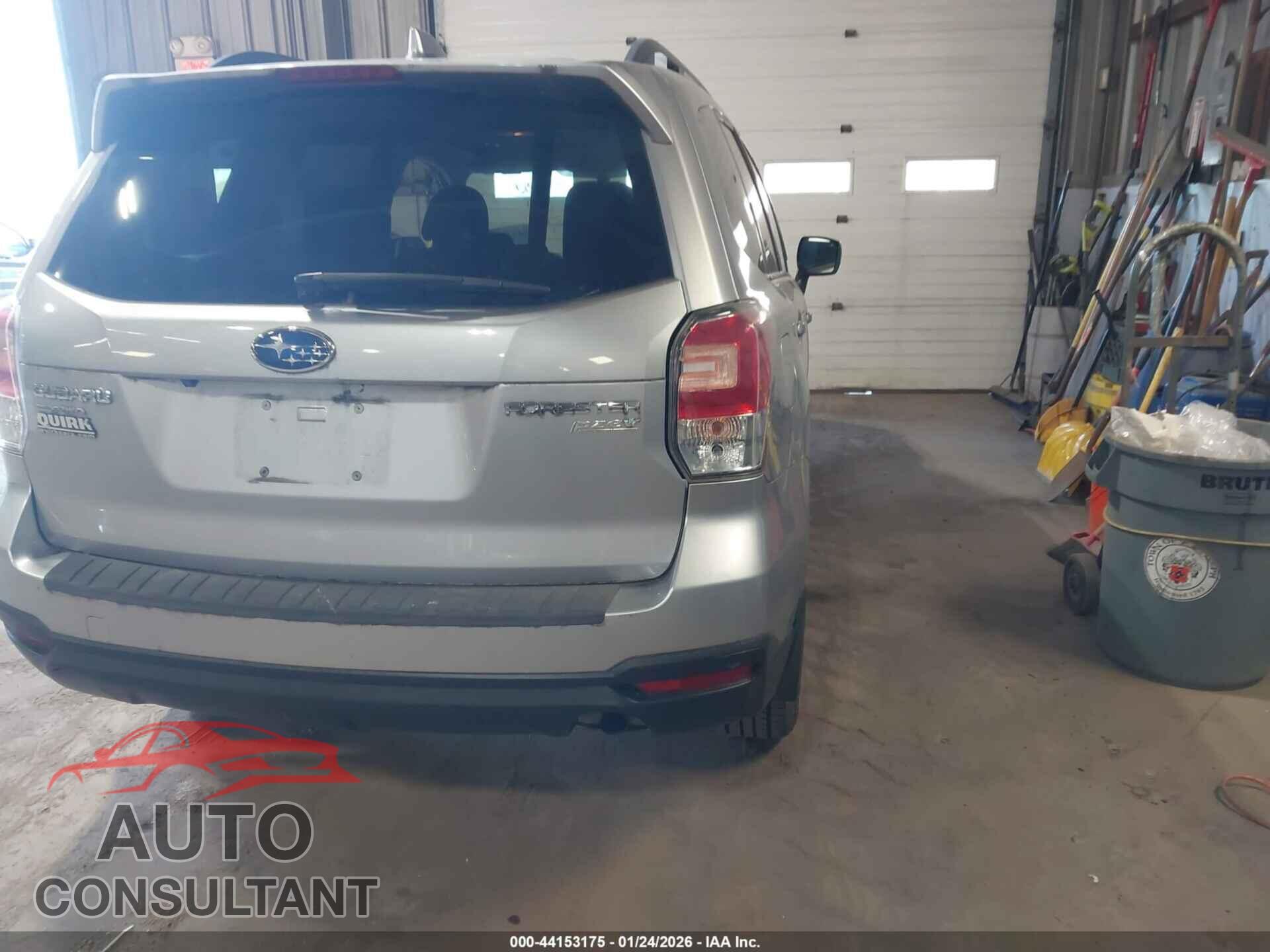 SUBARU FORESTER 2017 - JF2SJAEC2HH515739