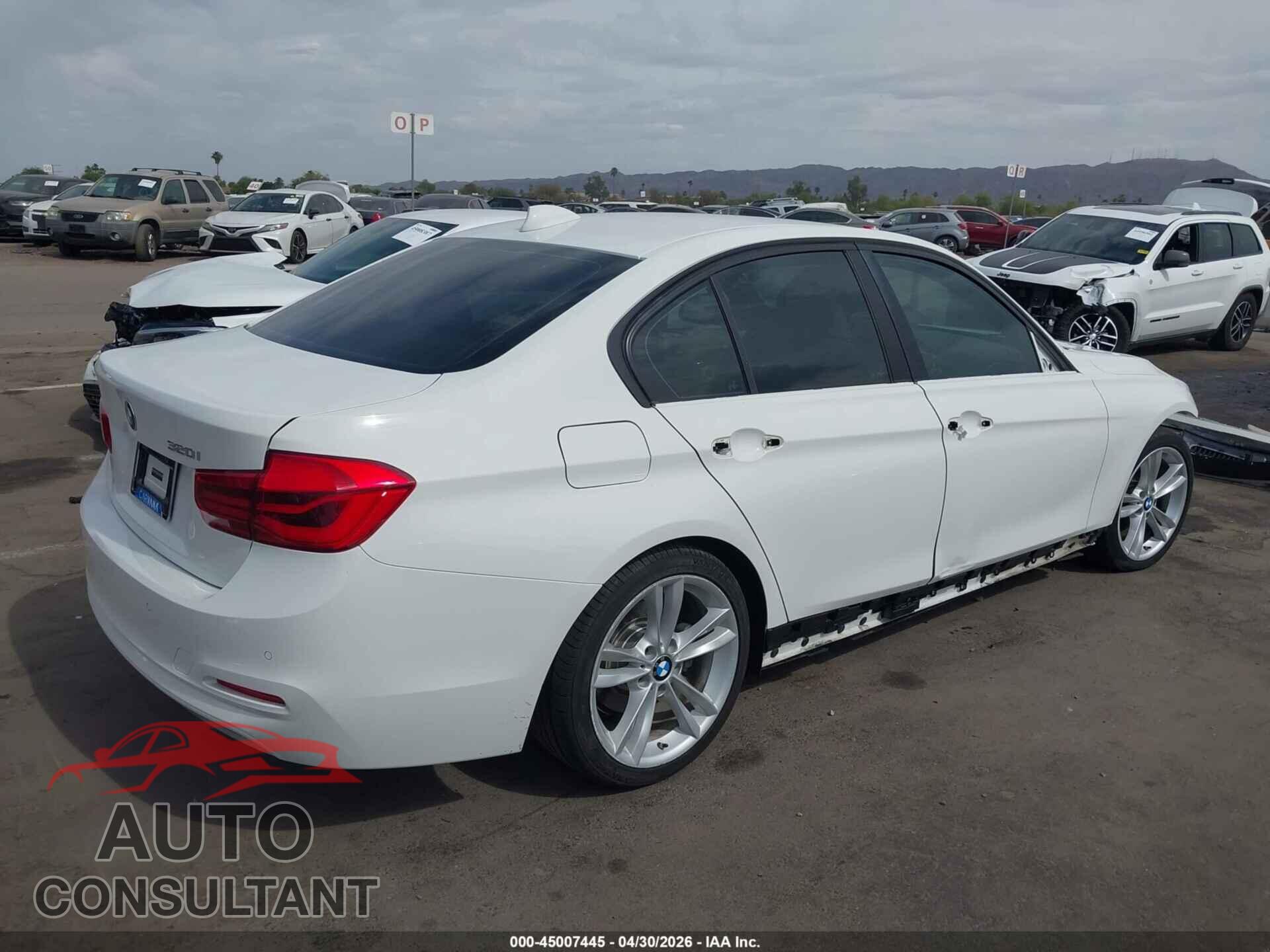 BMW 320I 2016 - WBA8E1G50GNU10044