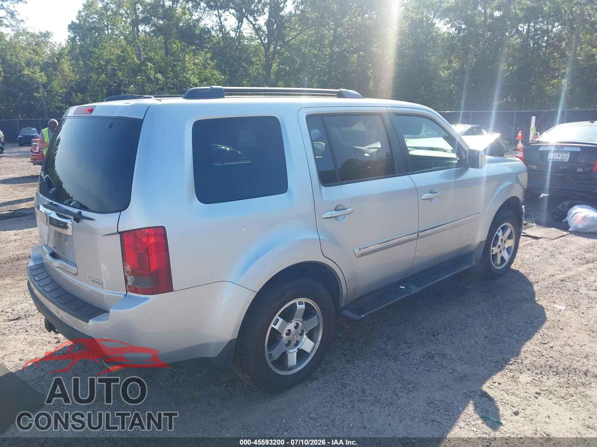 HONDA PILOT 2011 - 5FNYF3H97BB013600