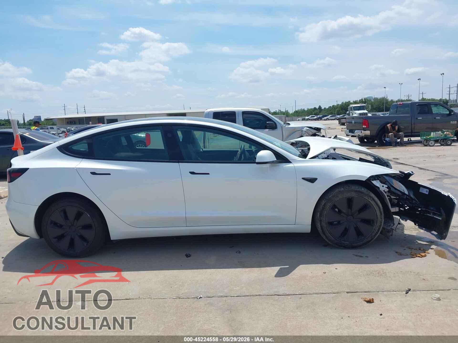 TESLA MODEL 3 2026 - 5YJ3E1EA4TF143979