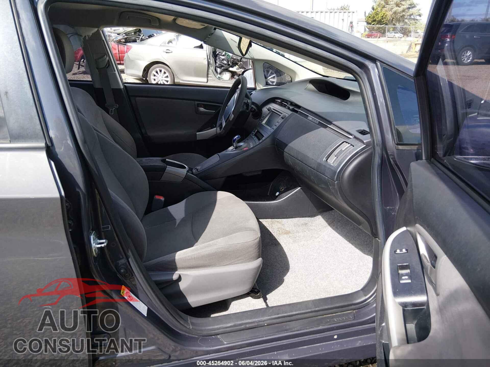 TOYOTA PRIUS 2015 - JTDKN3DU8F0429145