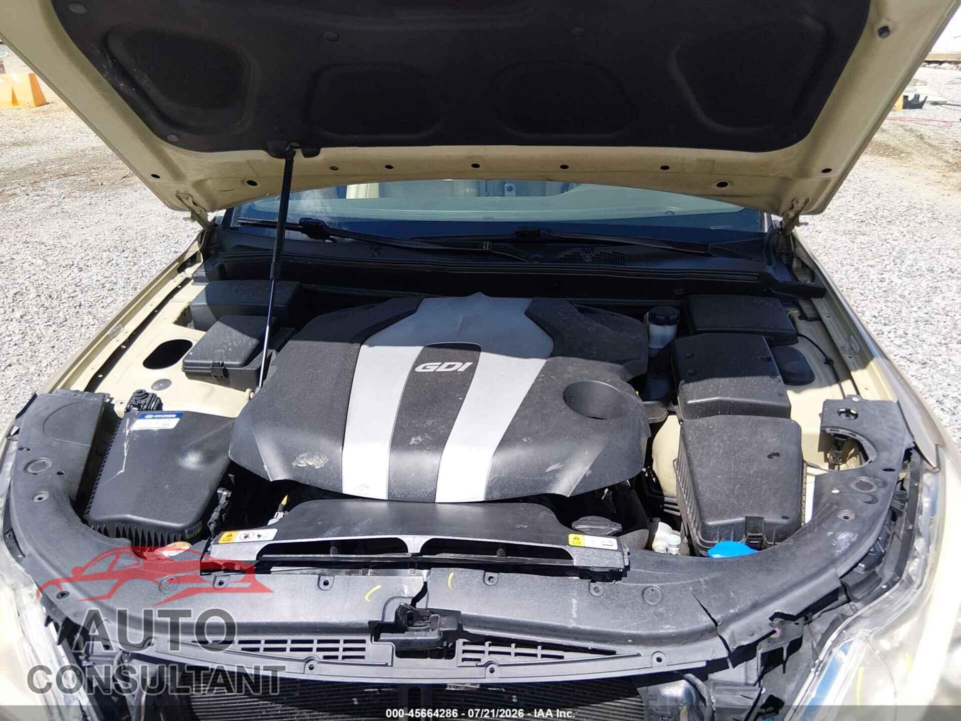 HYUNDAI GENESIS 2012 - KMHGC4DDXCU204095