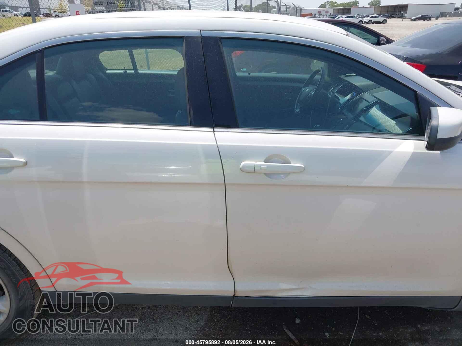 FORD TAURUS 2015 - 1FAHP2E87FG160911
