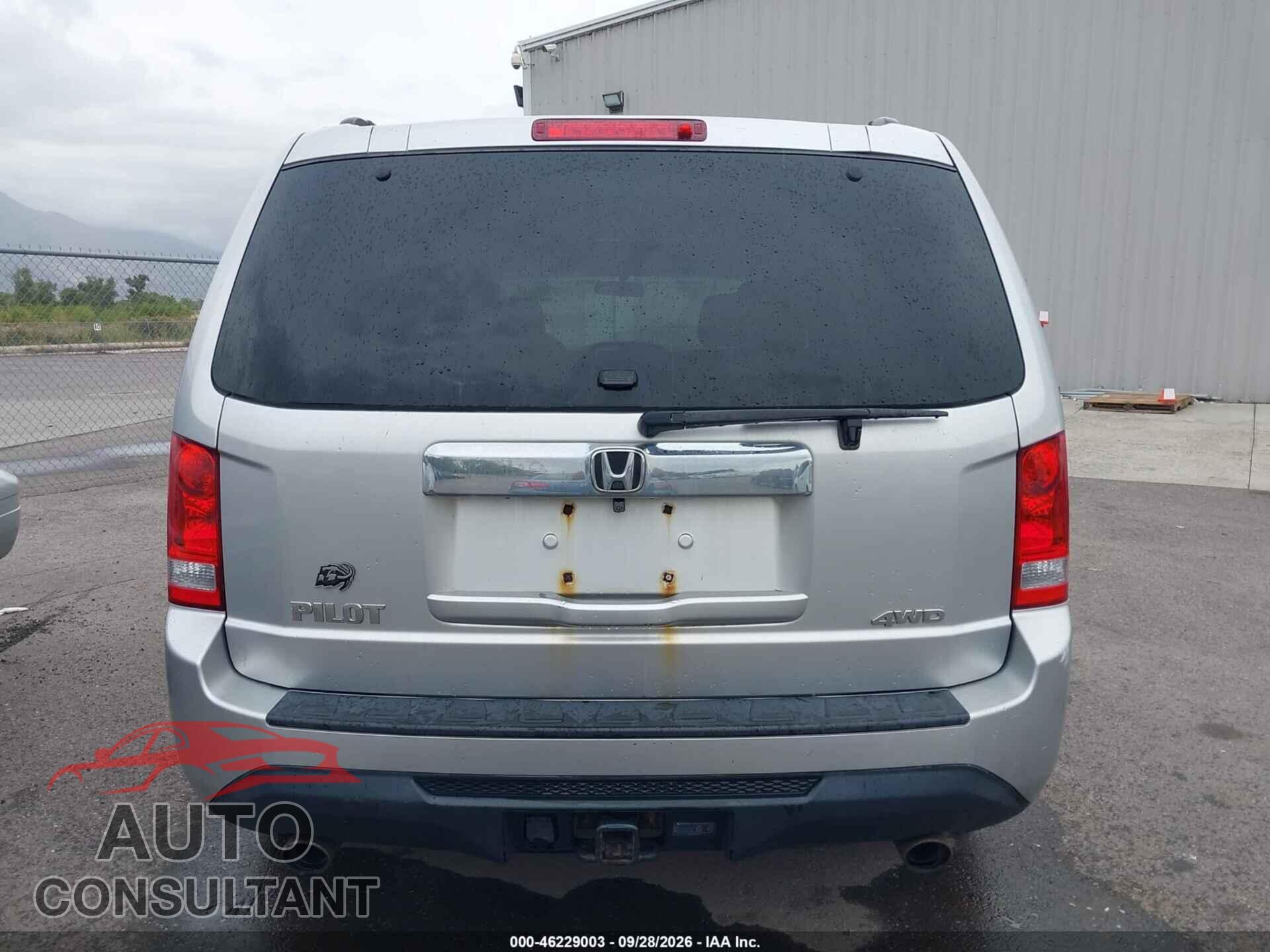 HONDA PILOT 2012 - 5FNYF4H48CB086521