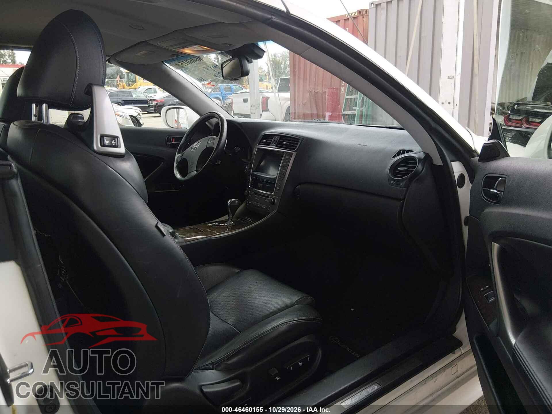 LEXUS IS 250C 2010 - JTHFF2C23A2500904
