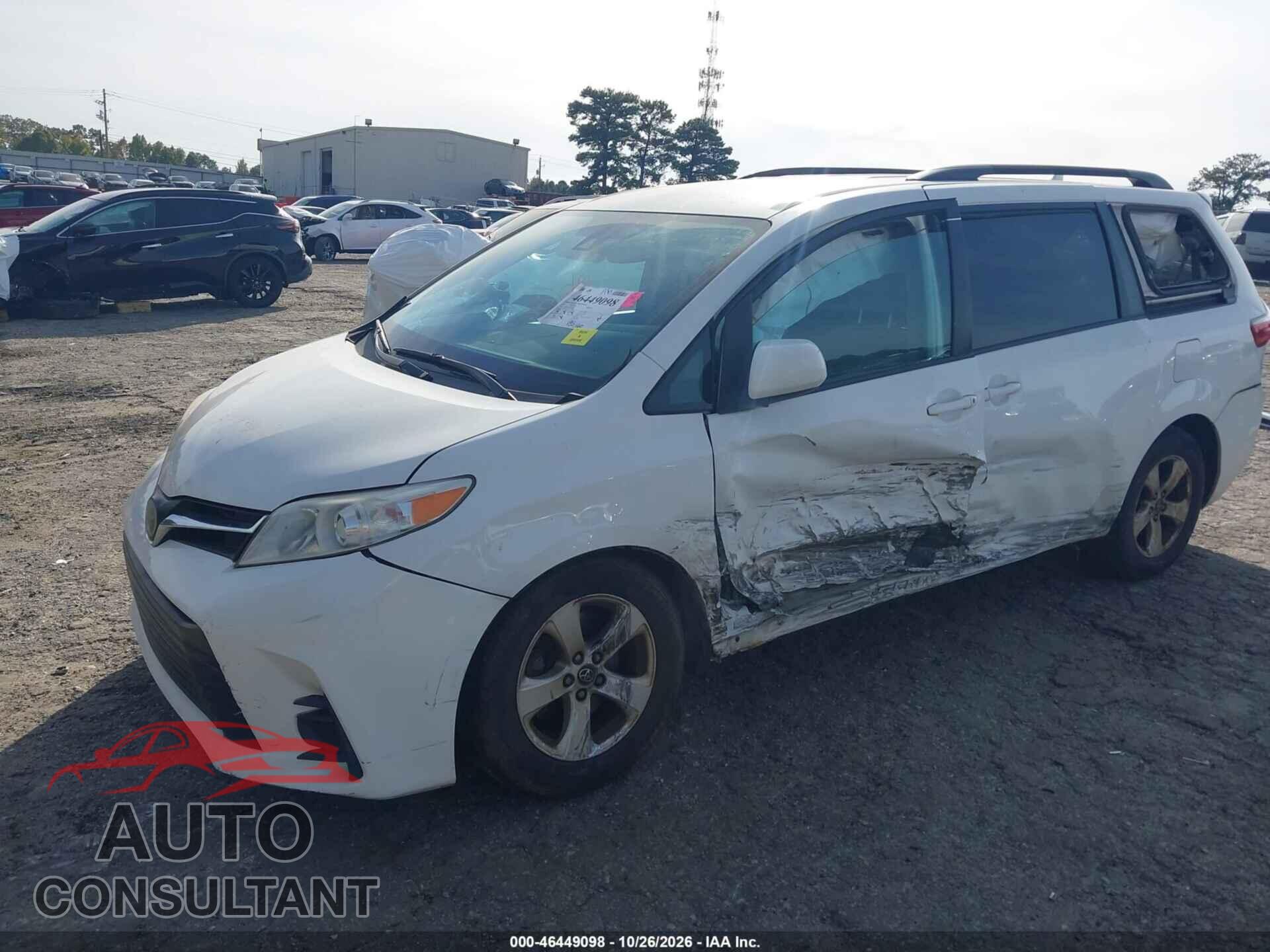 TOYOTA SIENNA 2018 - 5TDKZ3DC2JS910865