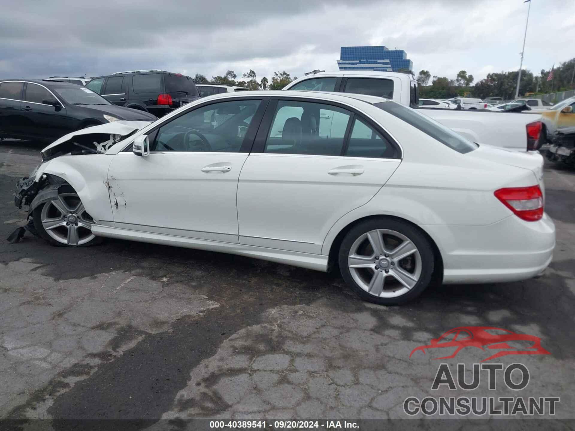 MERCEDES-BENZ C 300 2011 - WDDGF5EBXBR146530