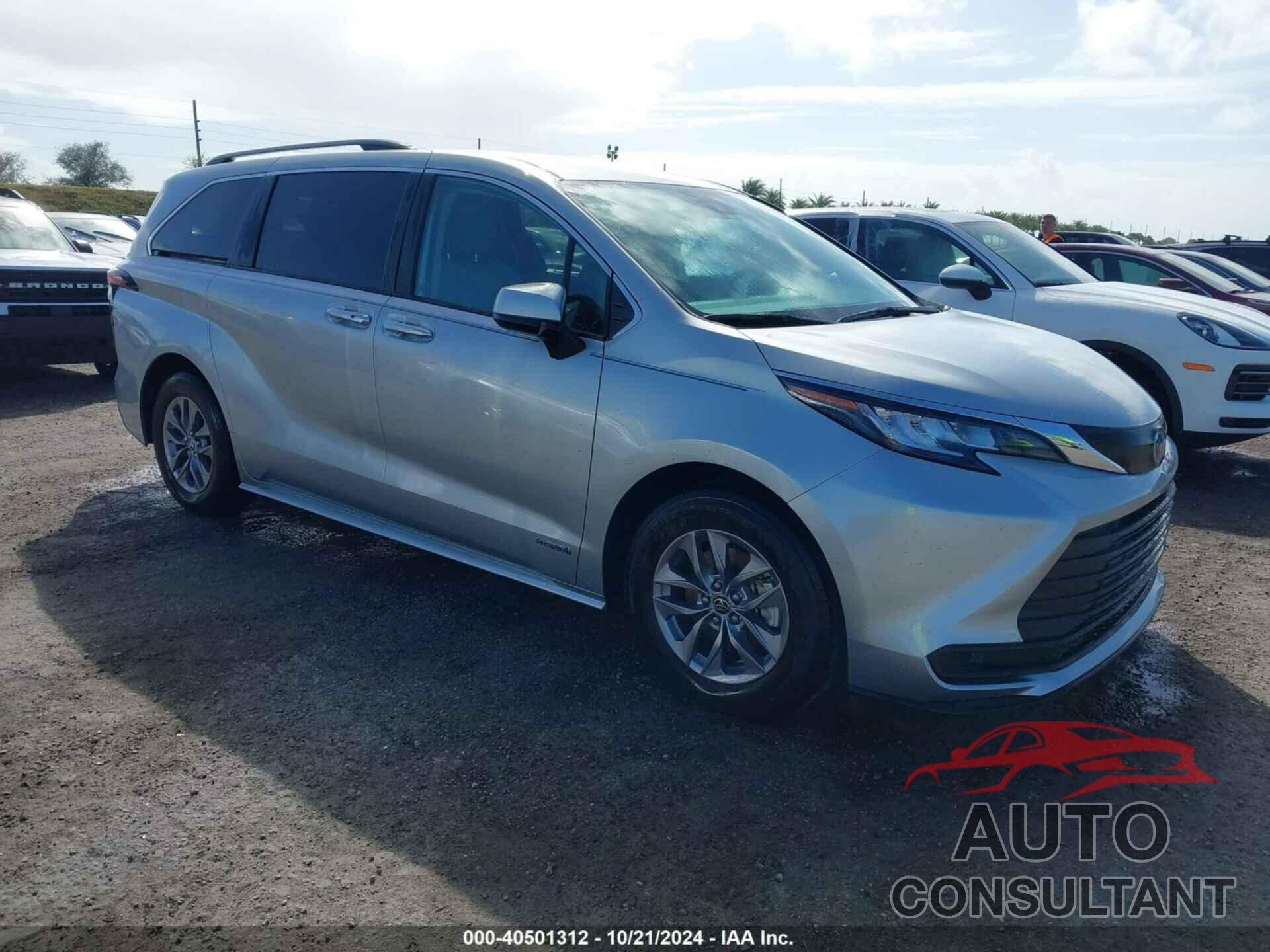 TOYOTA SIENNA 2021 - 5TDKRKEC6MS035027