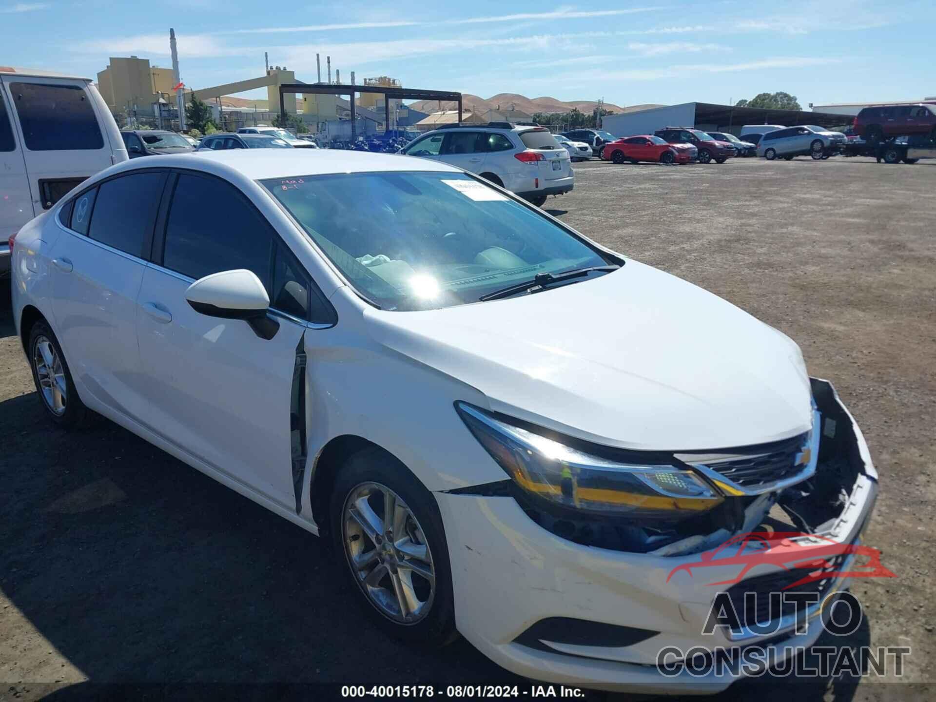 CHEVROLET CRUZE 2018 - 1G1BE5SM2J7239333