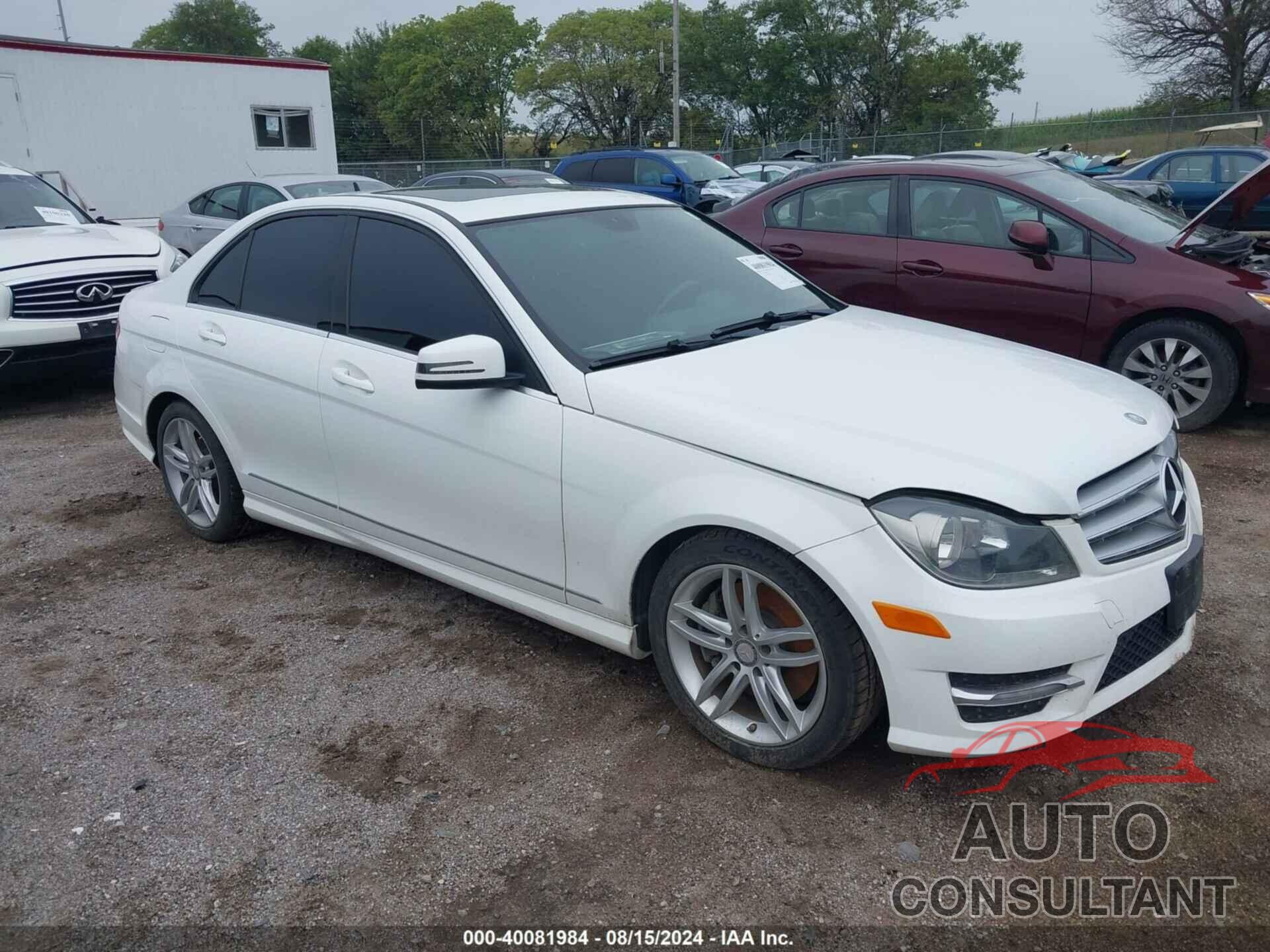 MERCEDES-BENZ C 300 2013 - WDDGF8ABXDR269805