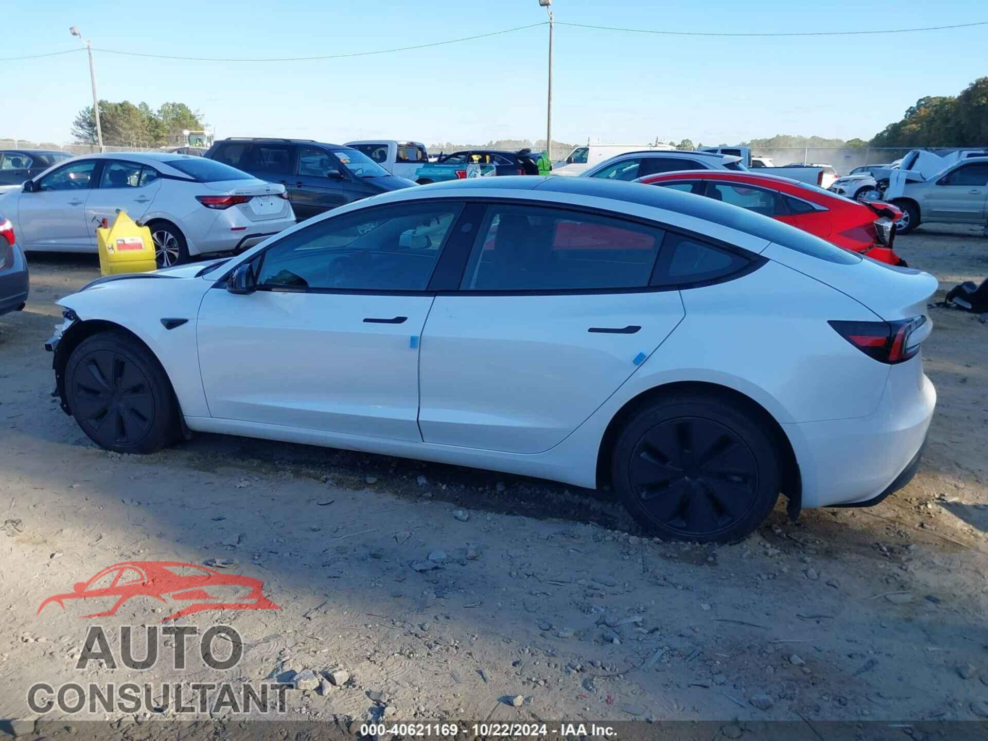 TESLA MODEL 3 2024 - 5YJ3E1EA7RF824775