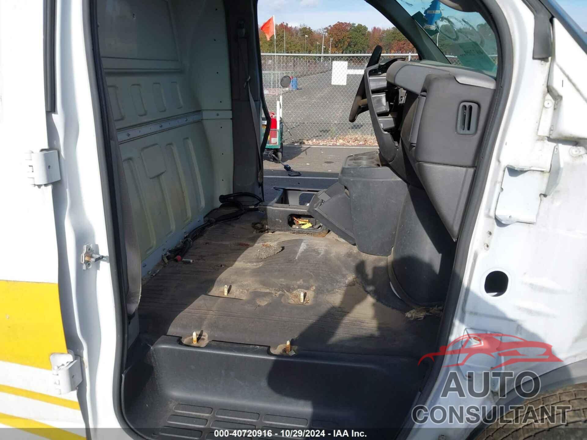 CHEVROLET EXPRESS 2500 2015 - 1GCWGFCFXF1159328
