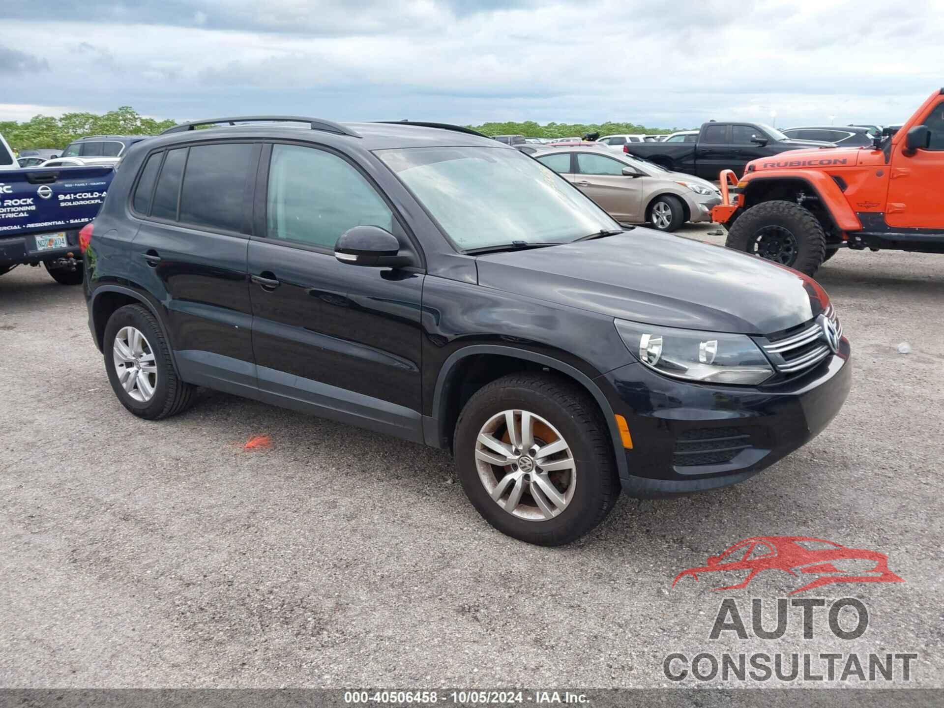 VOLKSWAGEN TIGUAN 2017 - WVGAV7AX5HK002056