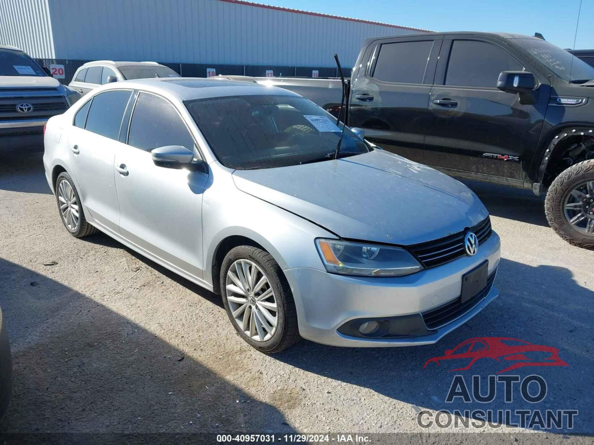 VOLKSWAGEN JETTA 2013 - 3VWLL7AJ6DM353377