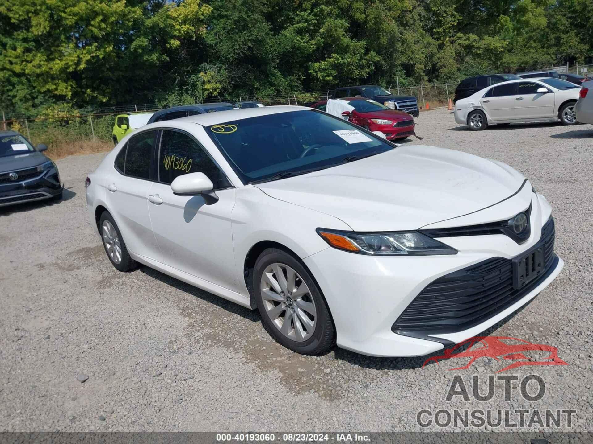 TOYOTA CAMRY 2018 - 4T1B11HK5JU571958