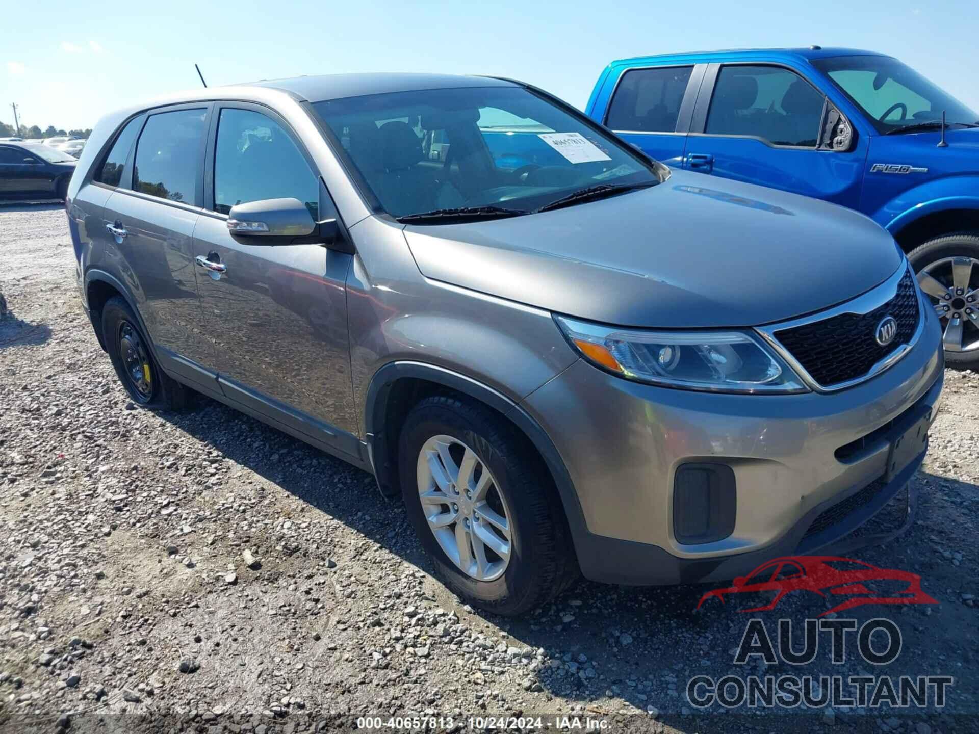 KIA SORENTO 2014 - 5XYKT3A6XEG477394