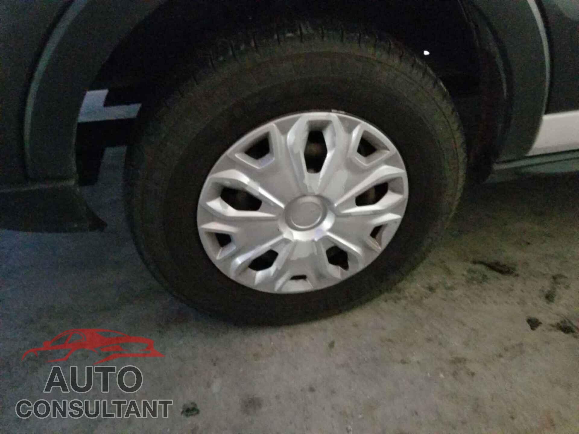 FORD TRANSIT 2017 - 1FTYR1YM8HKB57040